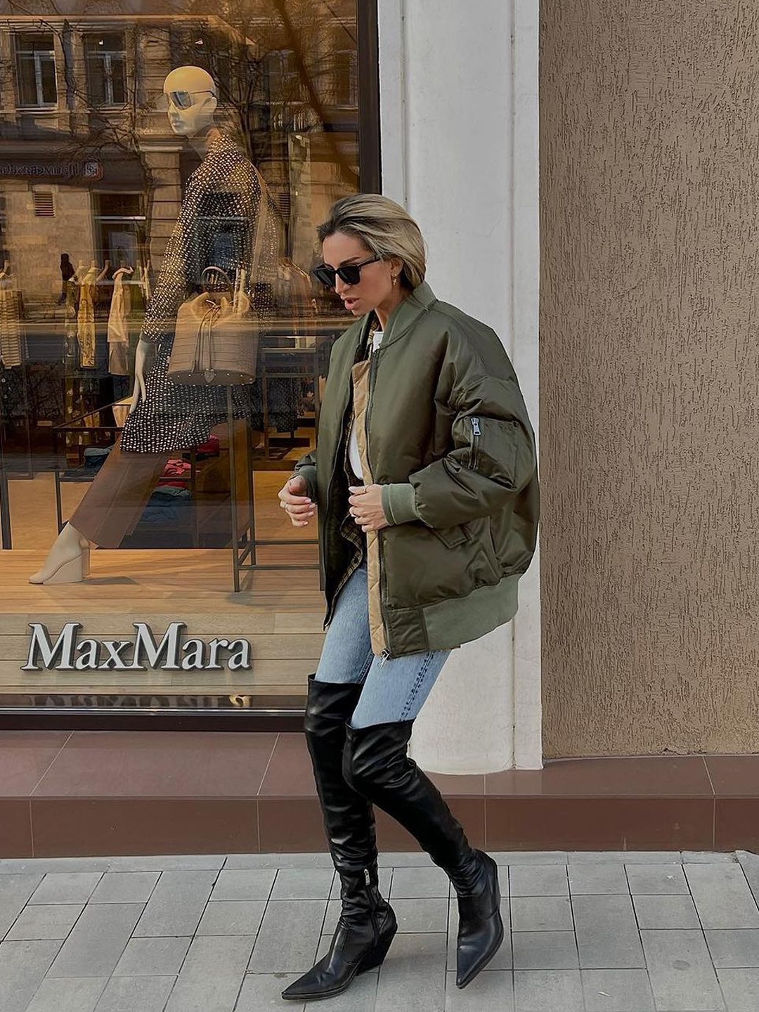 (W) Miu Miu Leather Boots Black 착용 스타일 - 2