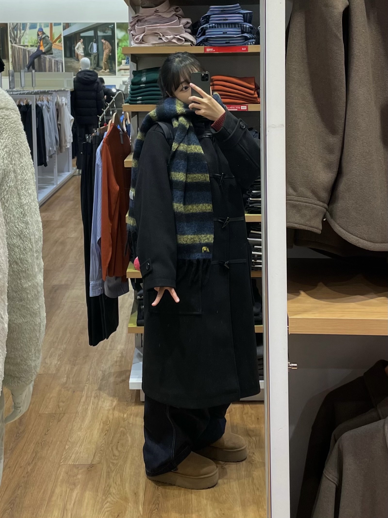 (W) 어그 클래식 울트라 미니 플랫폼 부츠 체스트넛, CDG 백팩 블랙 착용 스타일 - 3