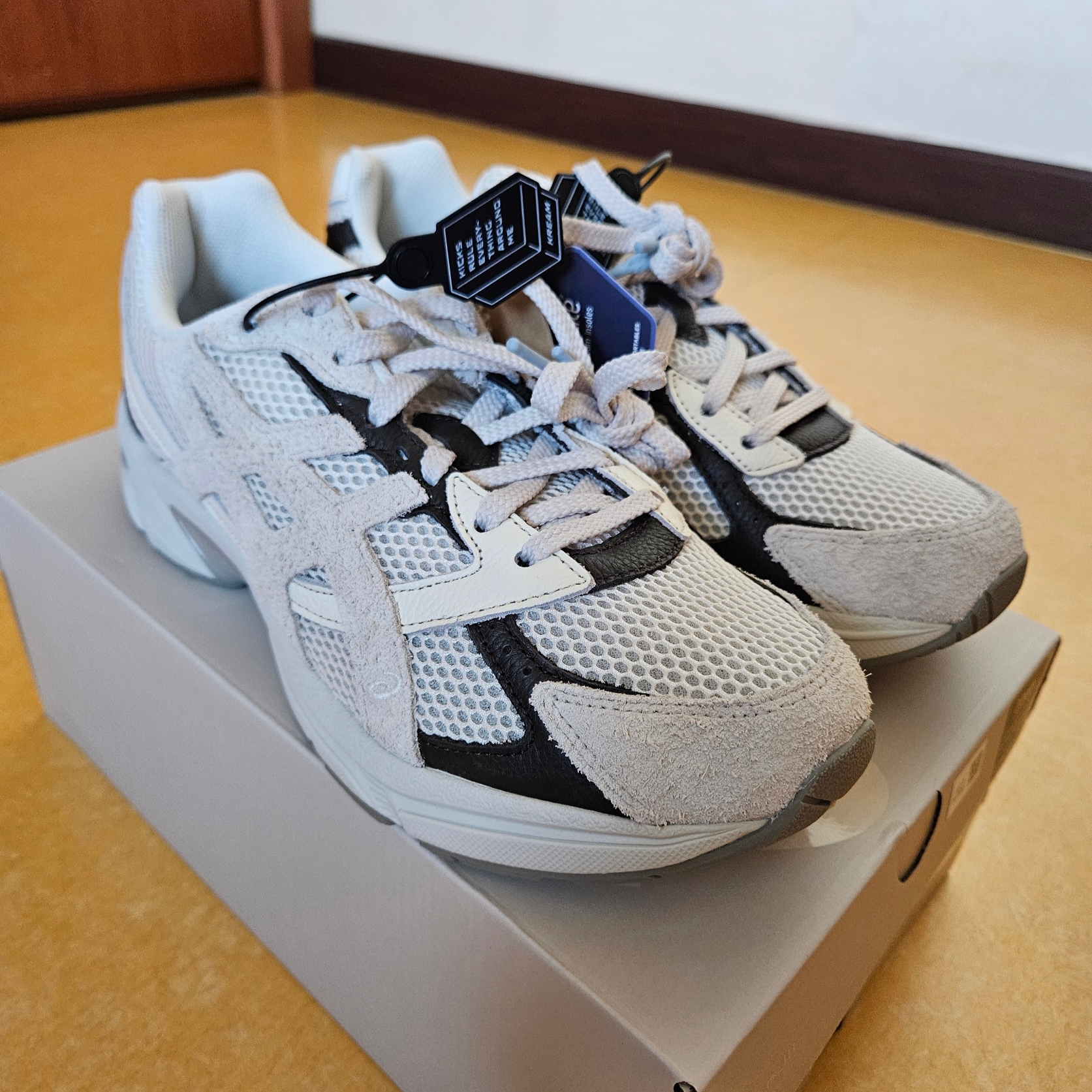 Asics x Hal Studios Gel-1130 MK-III Glacier 착용 스타일