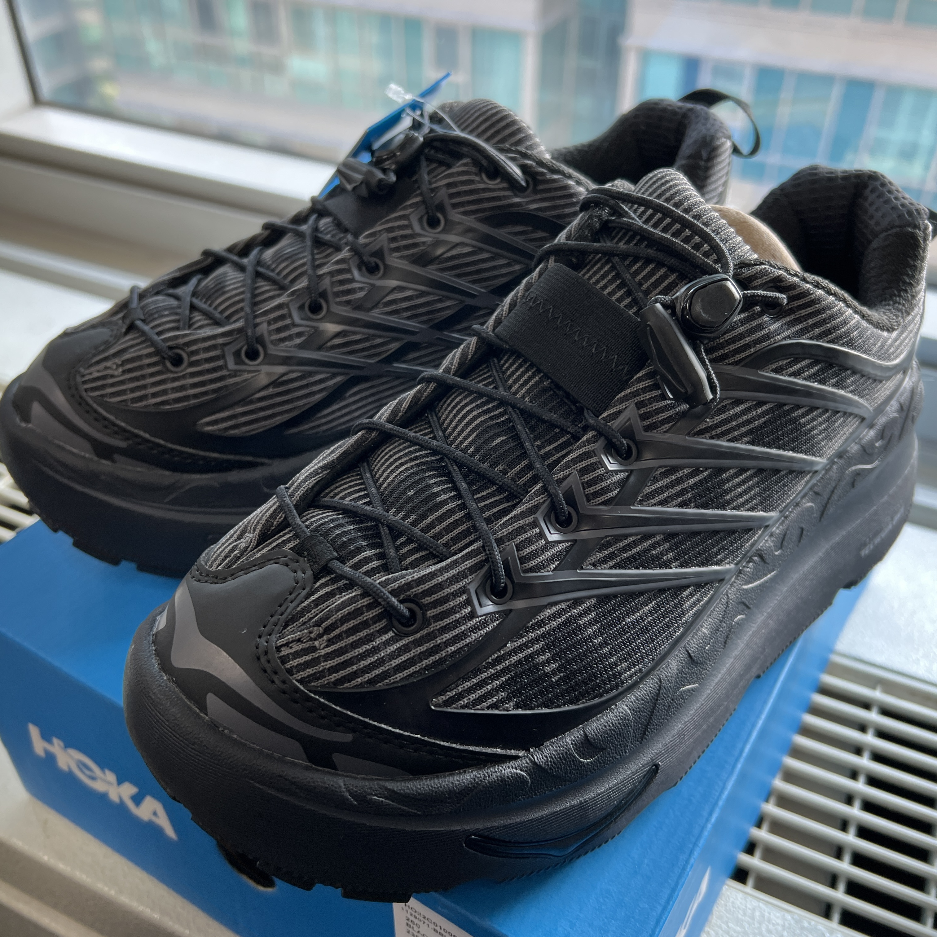 Hoka Mafate Origins Black 착용 스타일