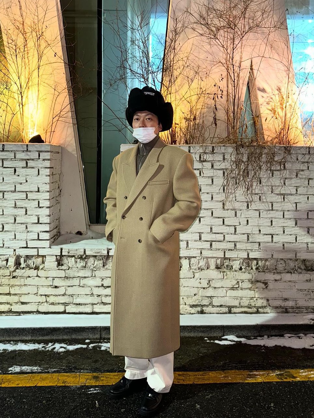Our Legacy Dolphin Coat Slyly Herringbone Camel, Undermycar Legion.02 Balmacaan Oversized Wool Coat Beige 착용 스타일 - 3