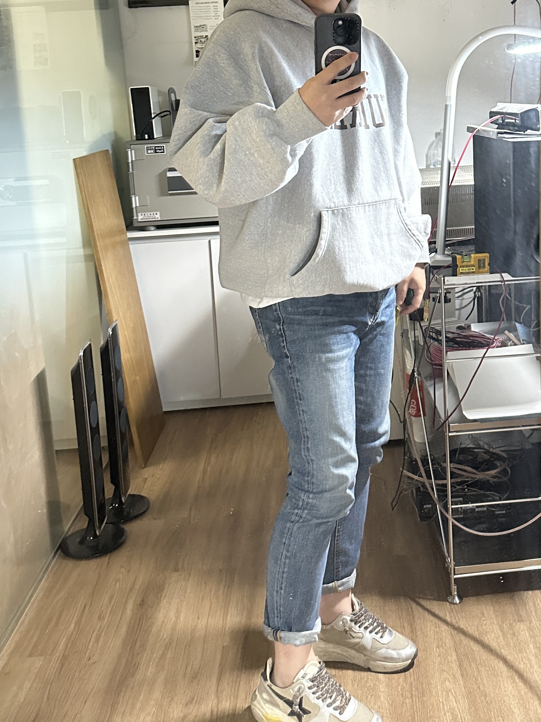 Supreme Varsity Hooded Sweatshirt Heather Grey - 23FW 착용 스타일