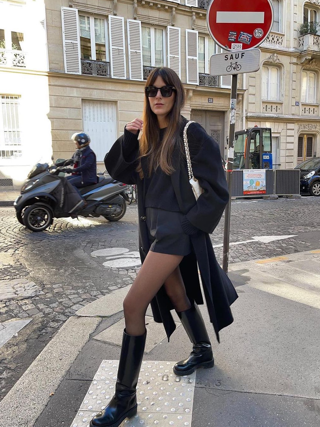 (W) Miu Miu Leather Boots Black 착용 스타일 - 4