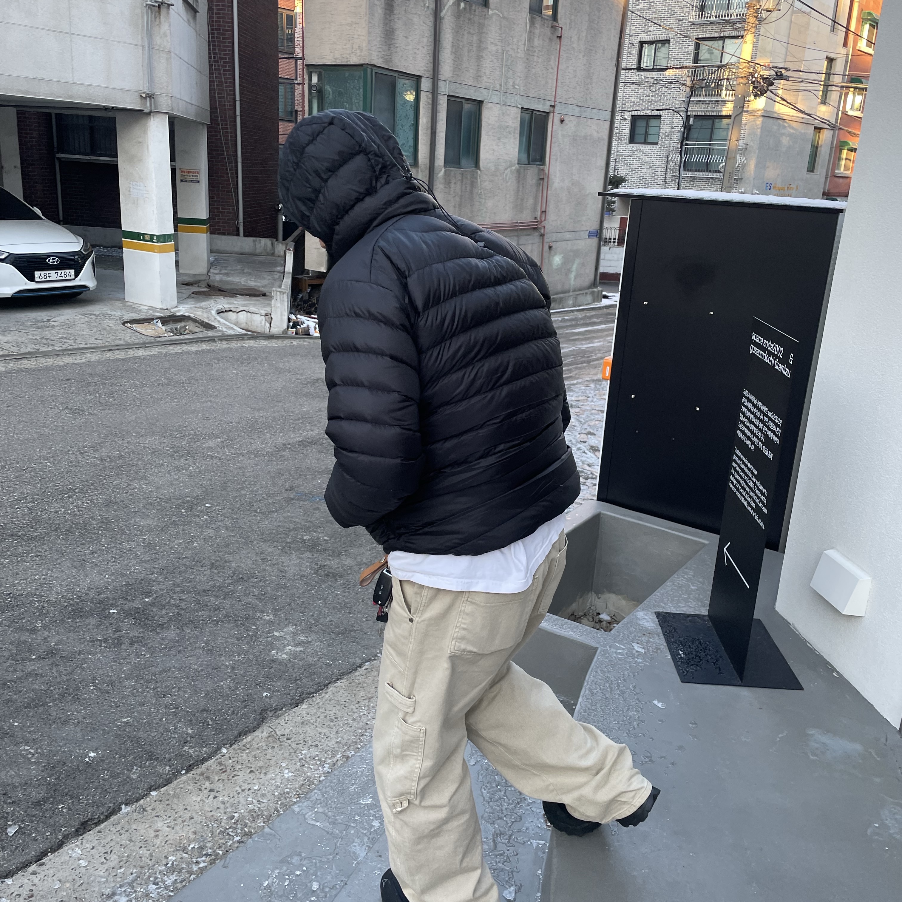 Arc'teryx Cerium Hoody Black, Roa Hiking Teri Black 착용 스타일 - 3