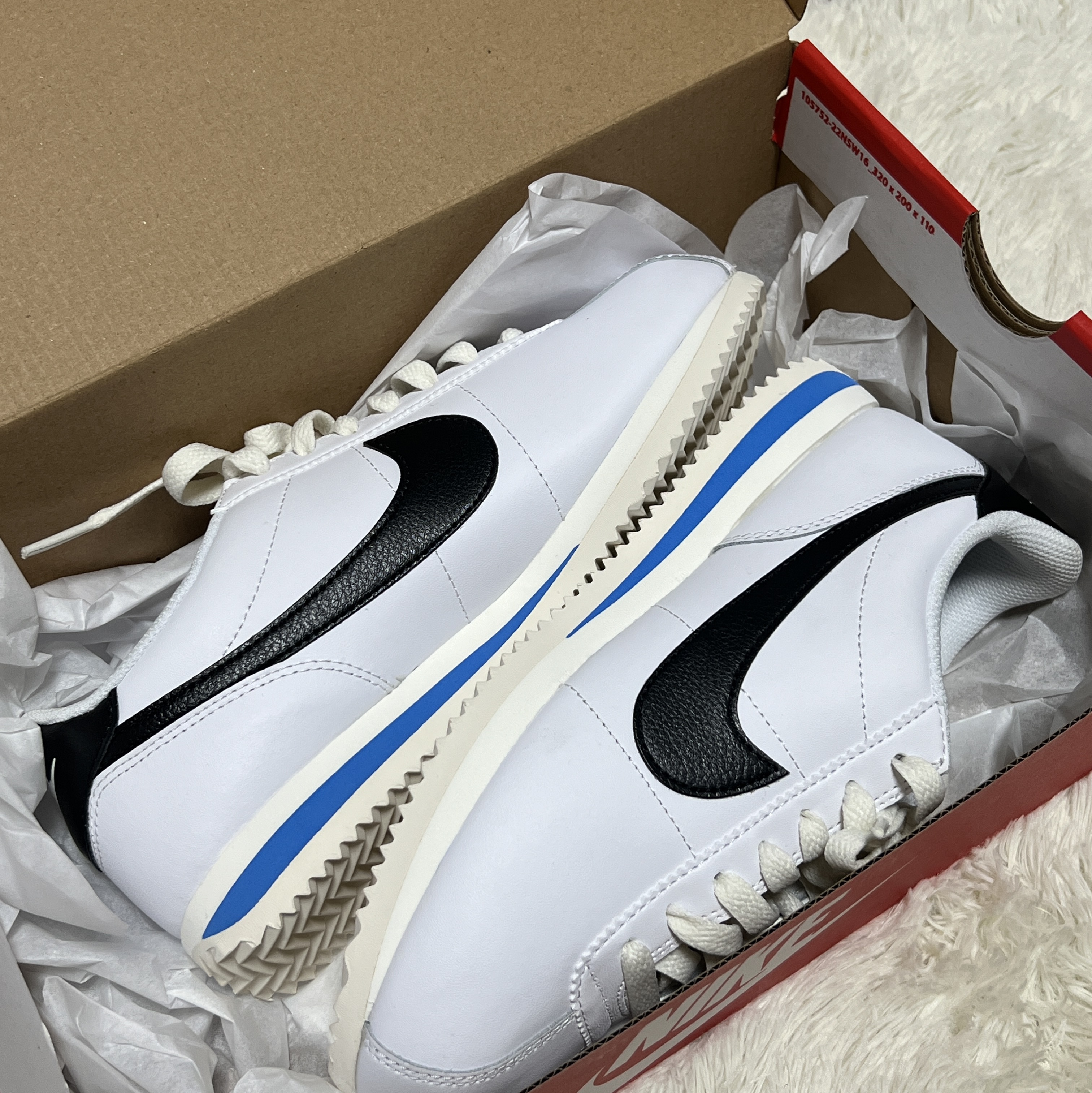 (W) Nike Cortez White and Black 착용 스타일