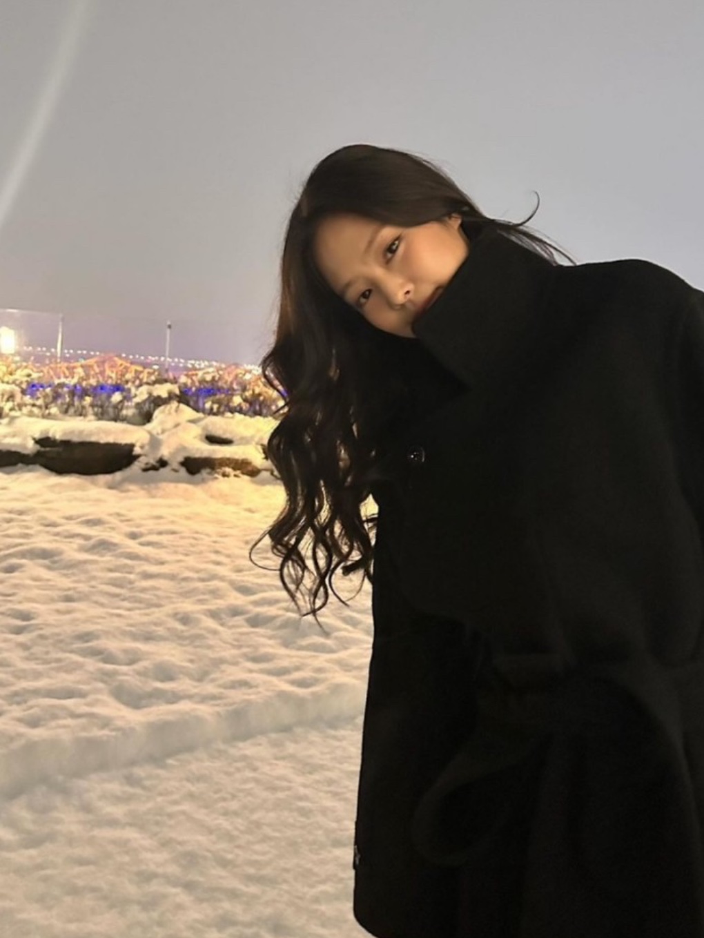 Lemaire Double Wool Wrap Coat Black 착용 스타일
