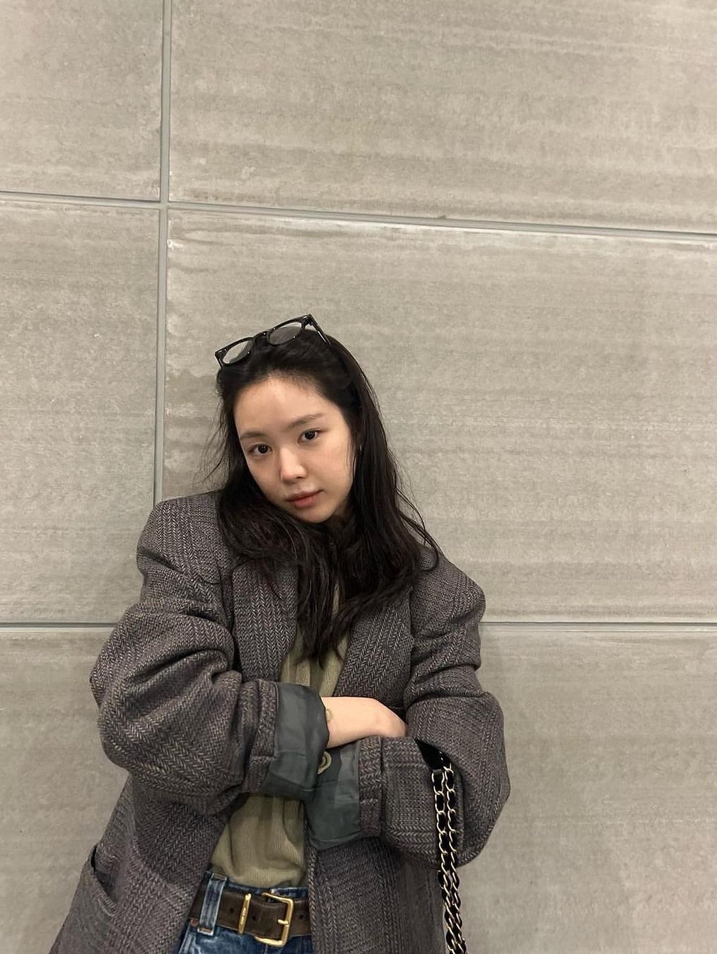 Millo Archive Double Coat Charcoal, [KREAM 단독] Haleine Detachable Hood Padded Check Mac Coat Greyish Beige 착용 스타일 - 5