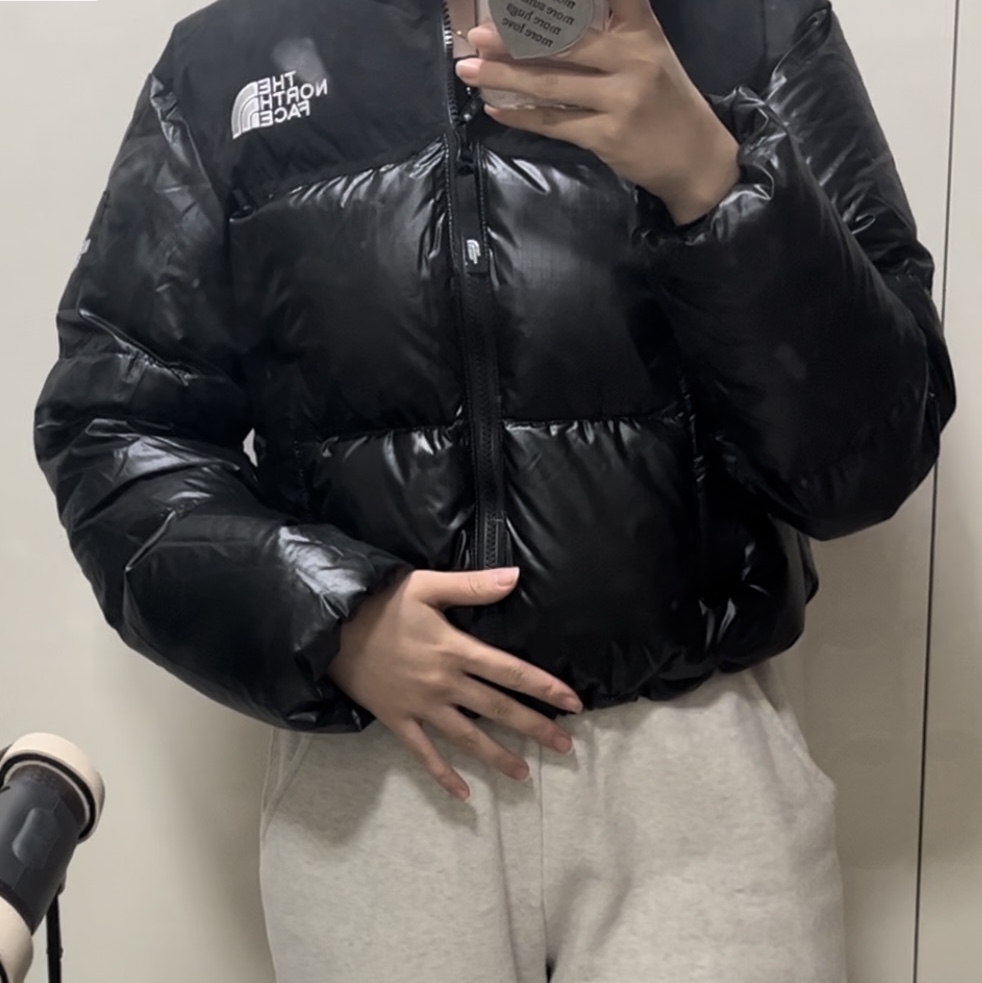 (W) The North Face White Label Novelty Nuptse Down Jacket Black 착용 스타일 - 2