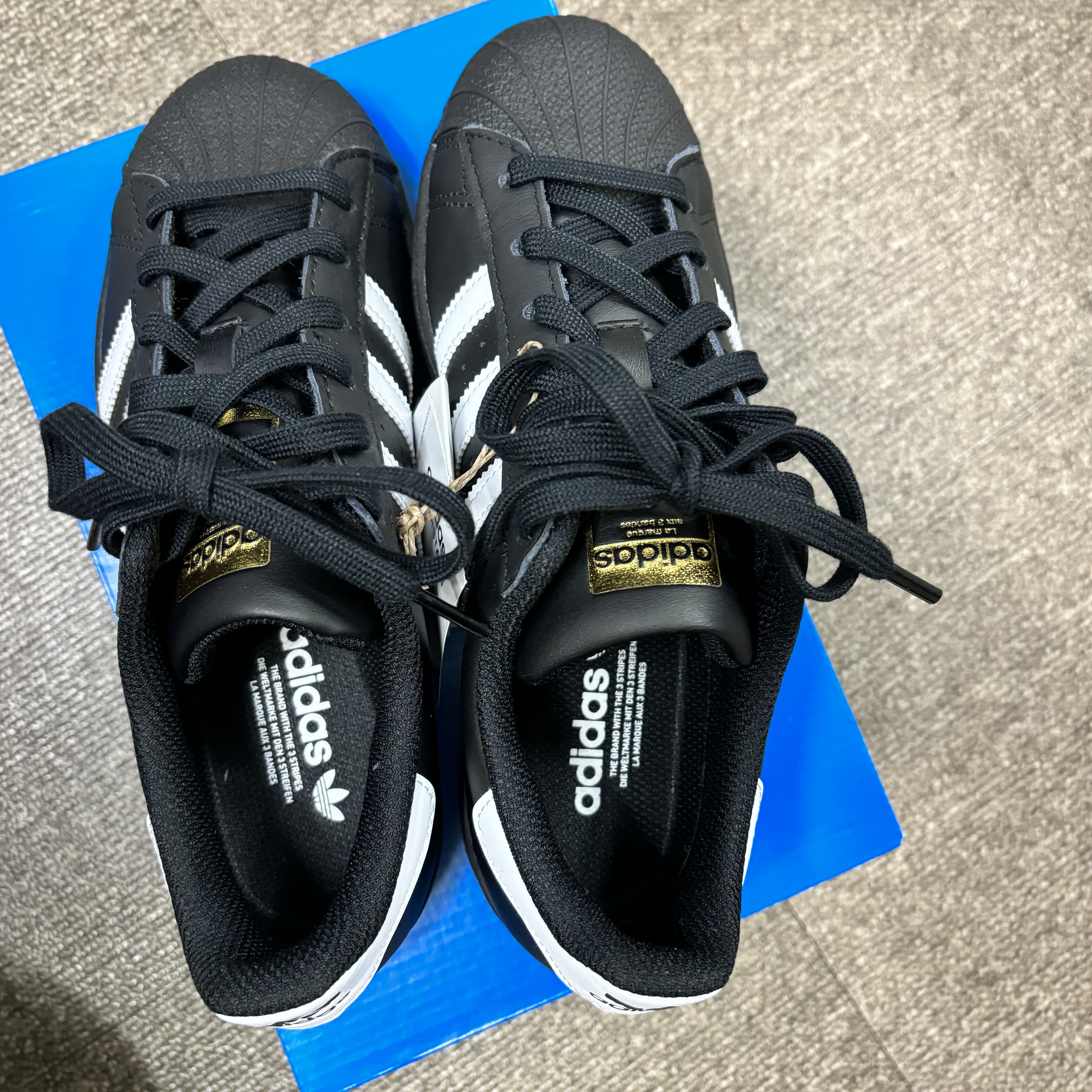 (J) Adidas Superstar Black White 착용 스타일 - 3