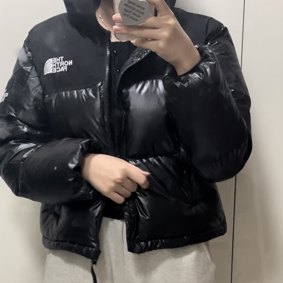 (W) The North Face White Label Novelty Nuptse Down Jacket Black 착용 스타일 - 1