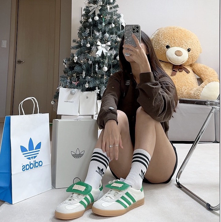 Adidas x Foot Industry Gazelle Indoor Off White Green 착용 스타일 - 1