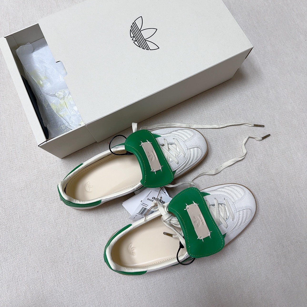 Adidas x Foot Industry Gazelle Indoor Off White Green 착용 스타일 - 3