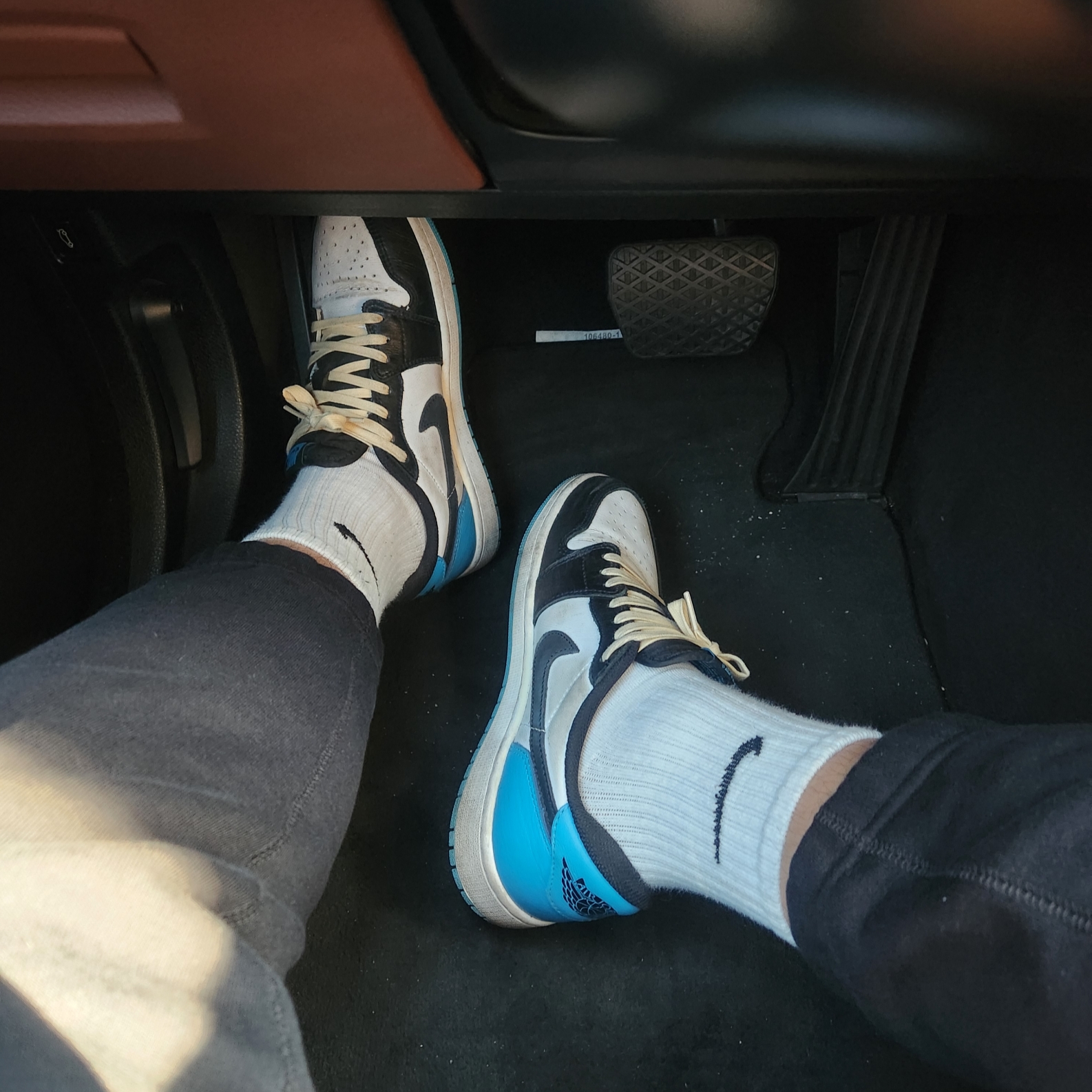 Nike NRG Solo Swoosh Fleece Pants Black White - Asia 착용 스타일
