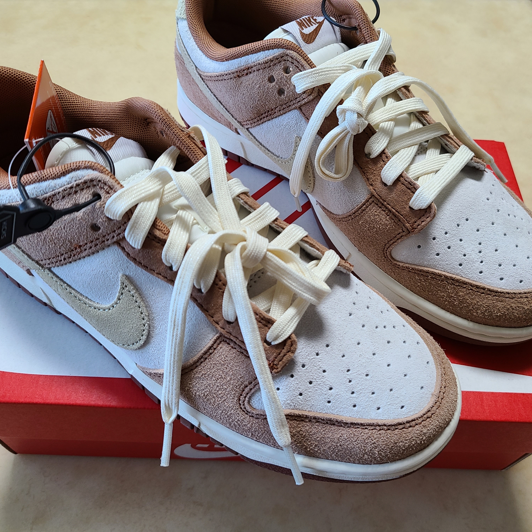 Nike Dunk Low Pro Premium Medium Curry 착용 스타일 - 3