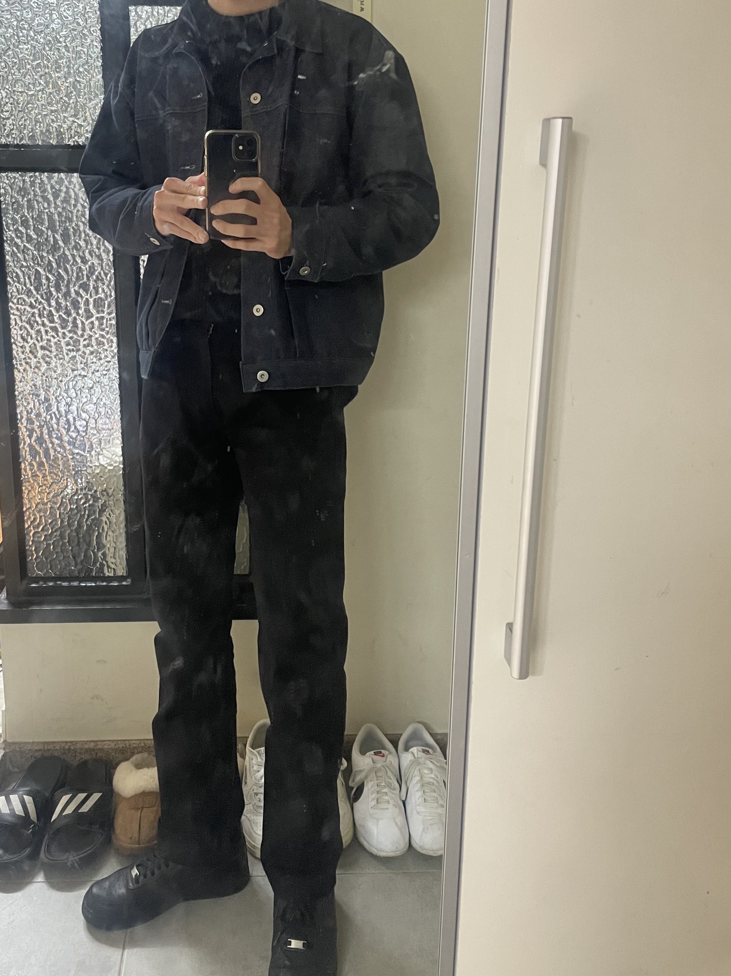 Nike Air Force 1 '07 Low Triple Black, Nike Cortez White and Black 착용 스타일