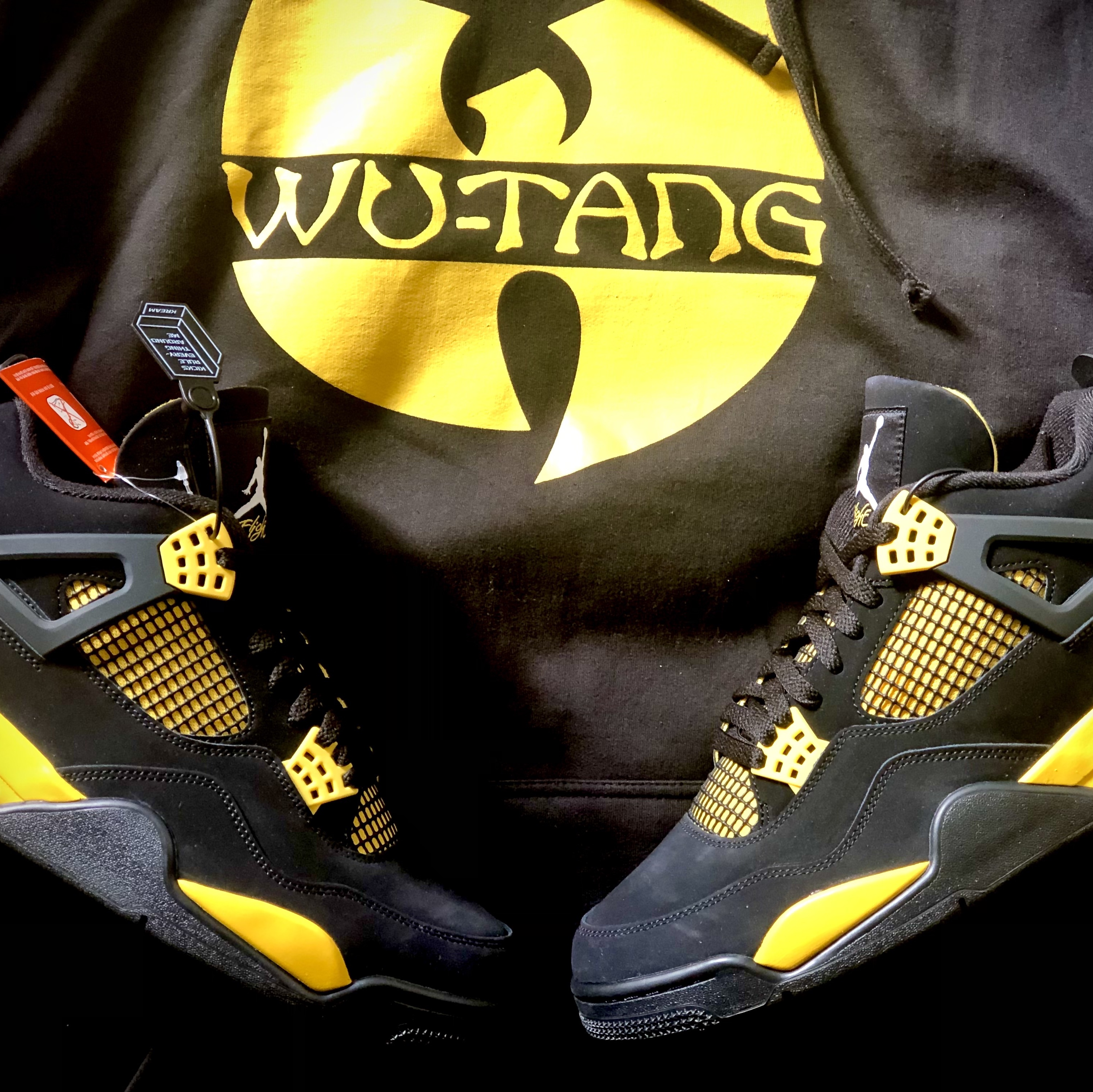 Jordan 4 Retro Thunder 2023 착용 스타일