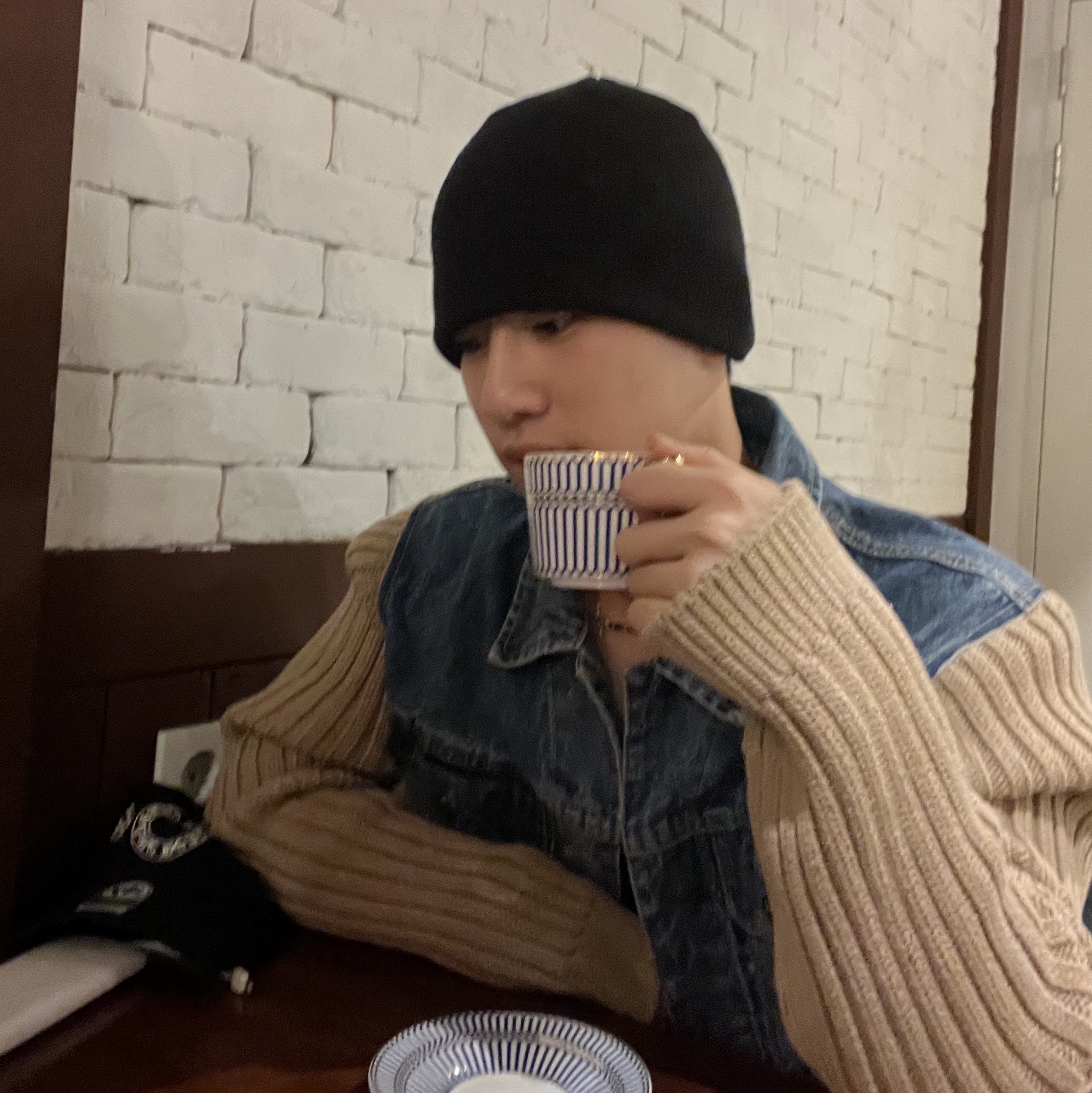 Diesel K-Layton W Knit and Denim Trucker Jacket Blue Brown 착용 스타일 - 3