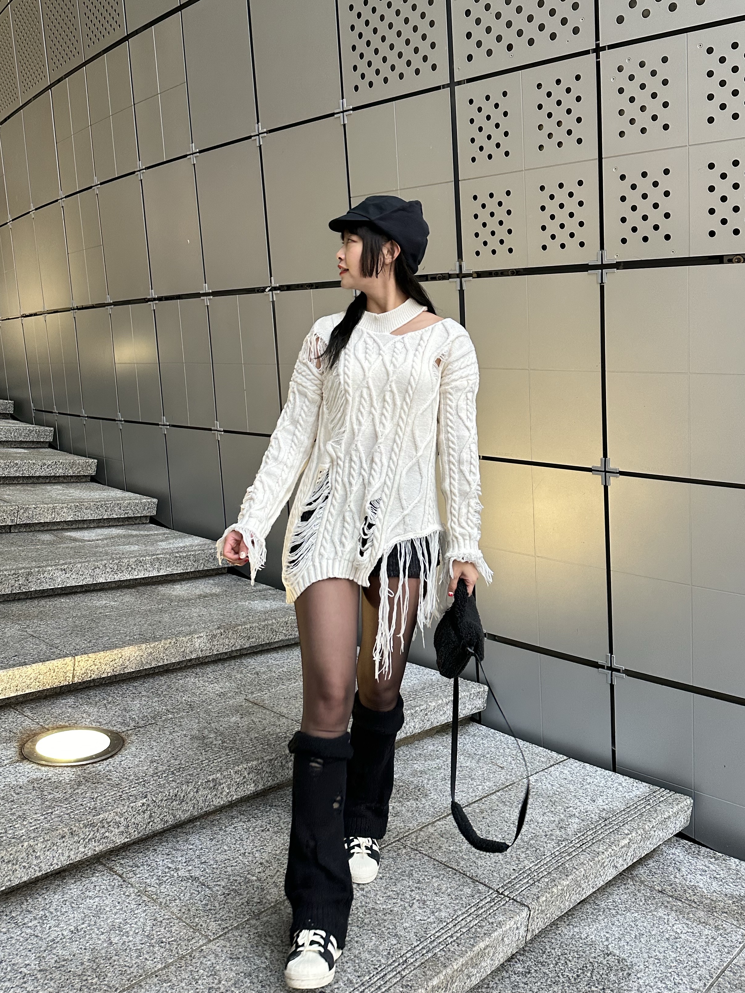 Supreme Gore-Tex Earflap Cap Black - 23FW, (Kids) Nike NSW Faux Fur Crossbody Bag Black 착용 스타일 - 5