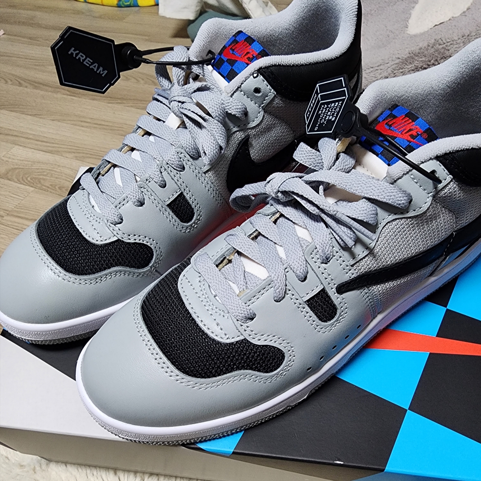 Nike x Travis Scott Mac Attack SP Light Smoke Grey 착용 스타일 - 1