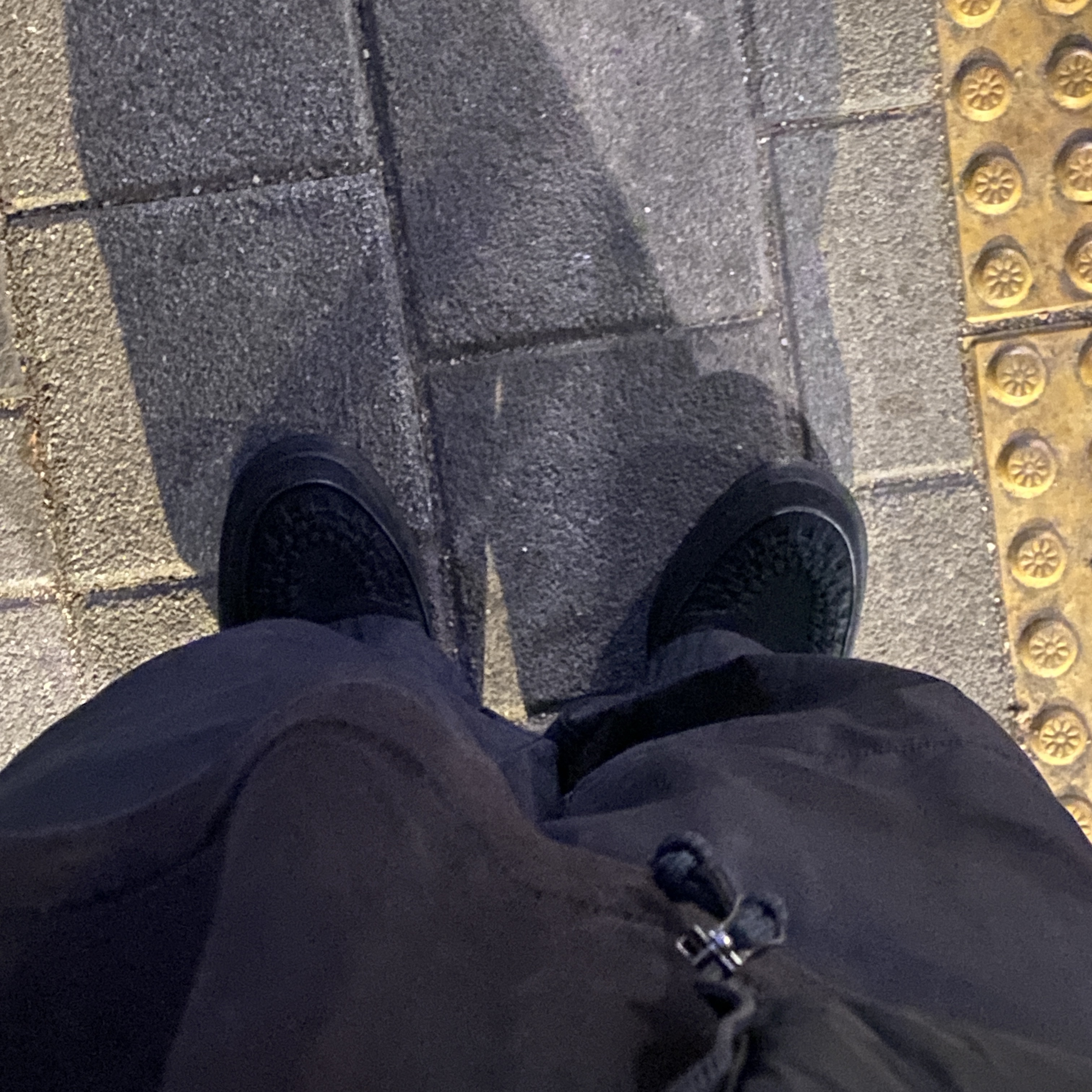 Dr. Martens x Supreme Ramsey Creeper Black 착용 스타일