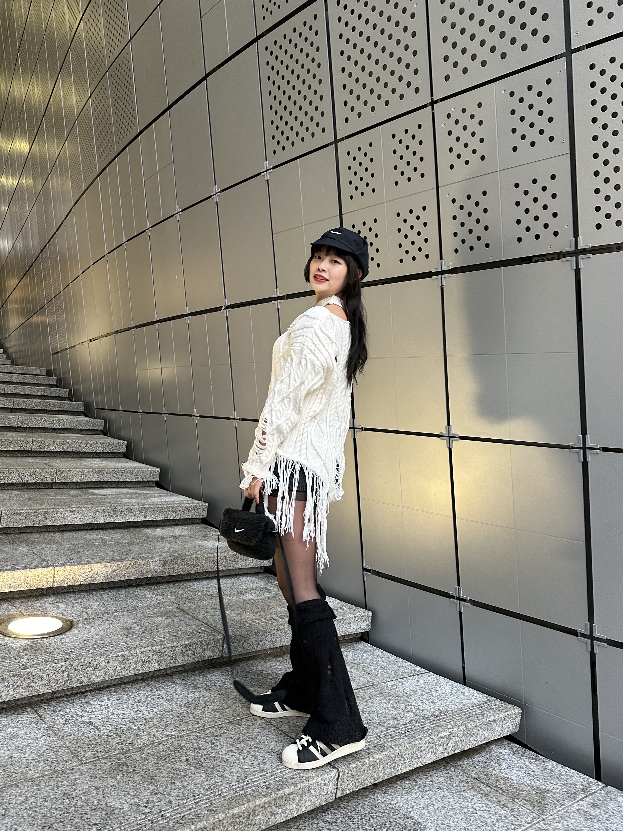 Supreme Gore-Tex Earflap Cap Black - 23FW, (Kids) Nike NSW Faux Fur Crossbody Bag Black 착용 스타일 - 6