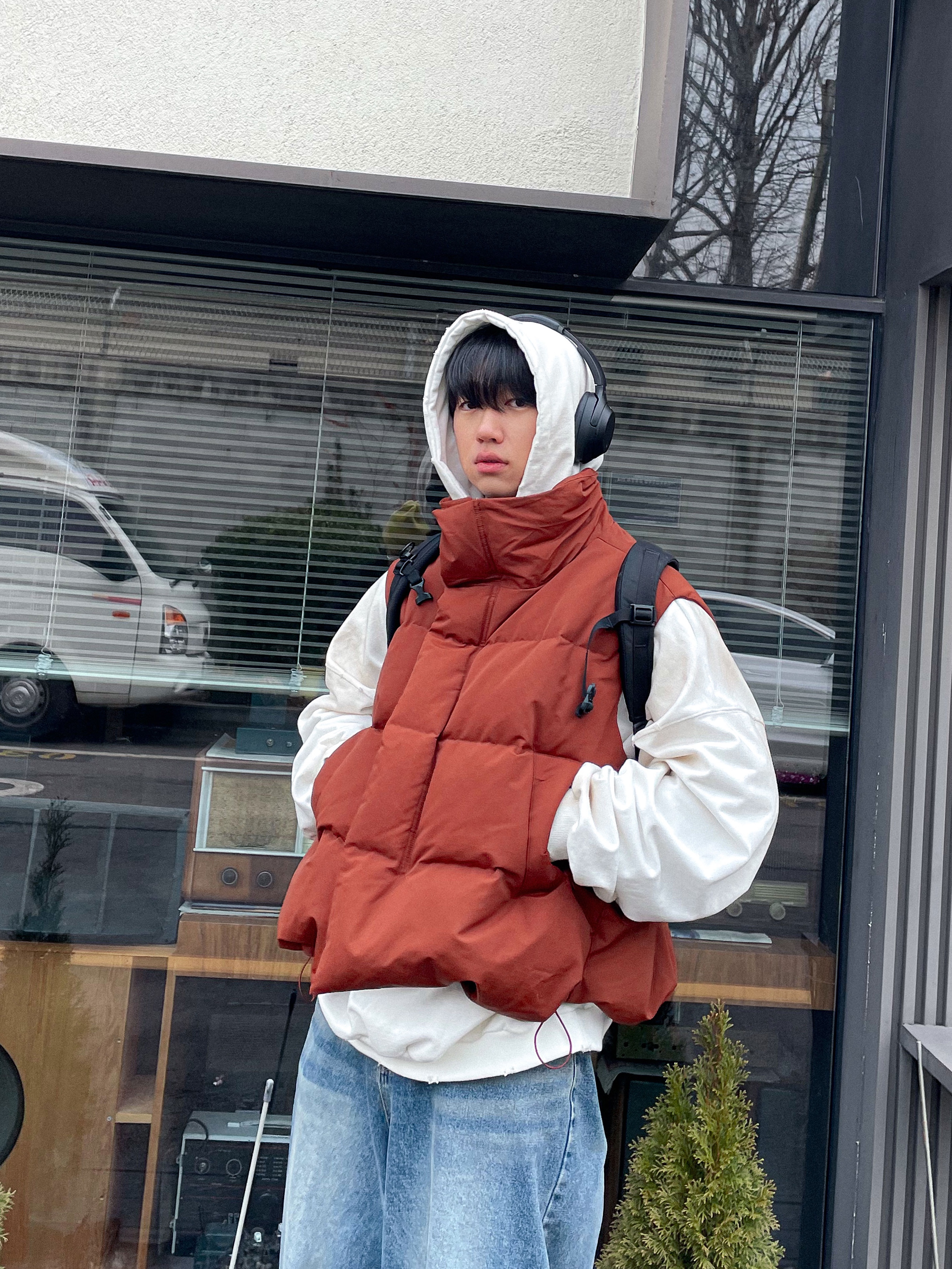 Project G/R x Atmos Etiquette Lesson Vintage Washed Hoodie White, Crocs x Salehe Bembury Pollex Clog Sasquatch 착용 스타일 - 4