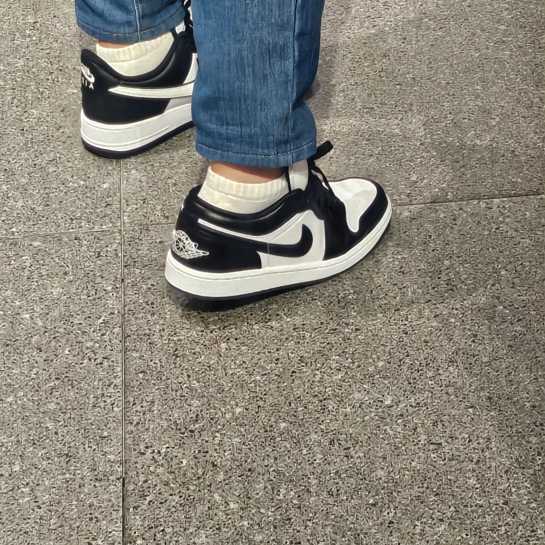 (W) Jordan 1 Low Black and White 착용 스타일