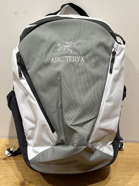Arc'teryx x Beams Mantis 26 Backpack Tranquil 착용 스타일 - 2