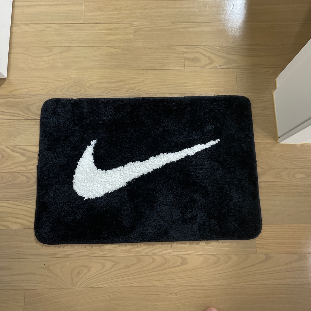 Nike Swoosh Rug Black White 착용 스타일