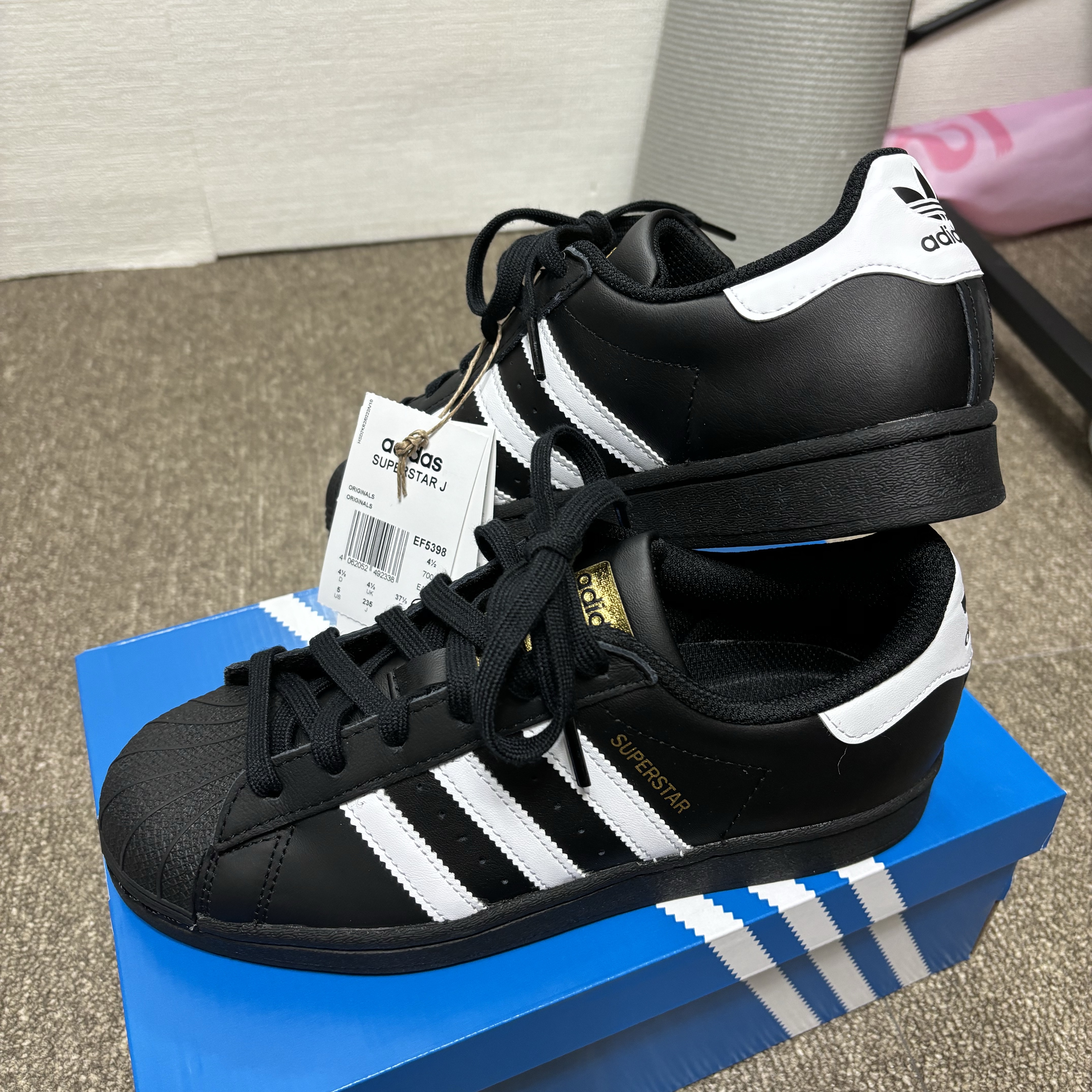 (J) Adidas Superstar Black White 착용 스타일 - 1
