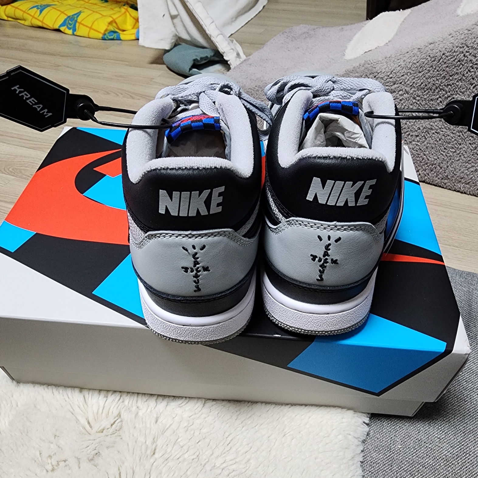 Nike x Travis Scott Mac Attack SP Light Smoke Grey 착용 스타일 - 2