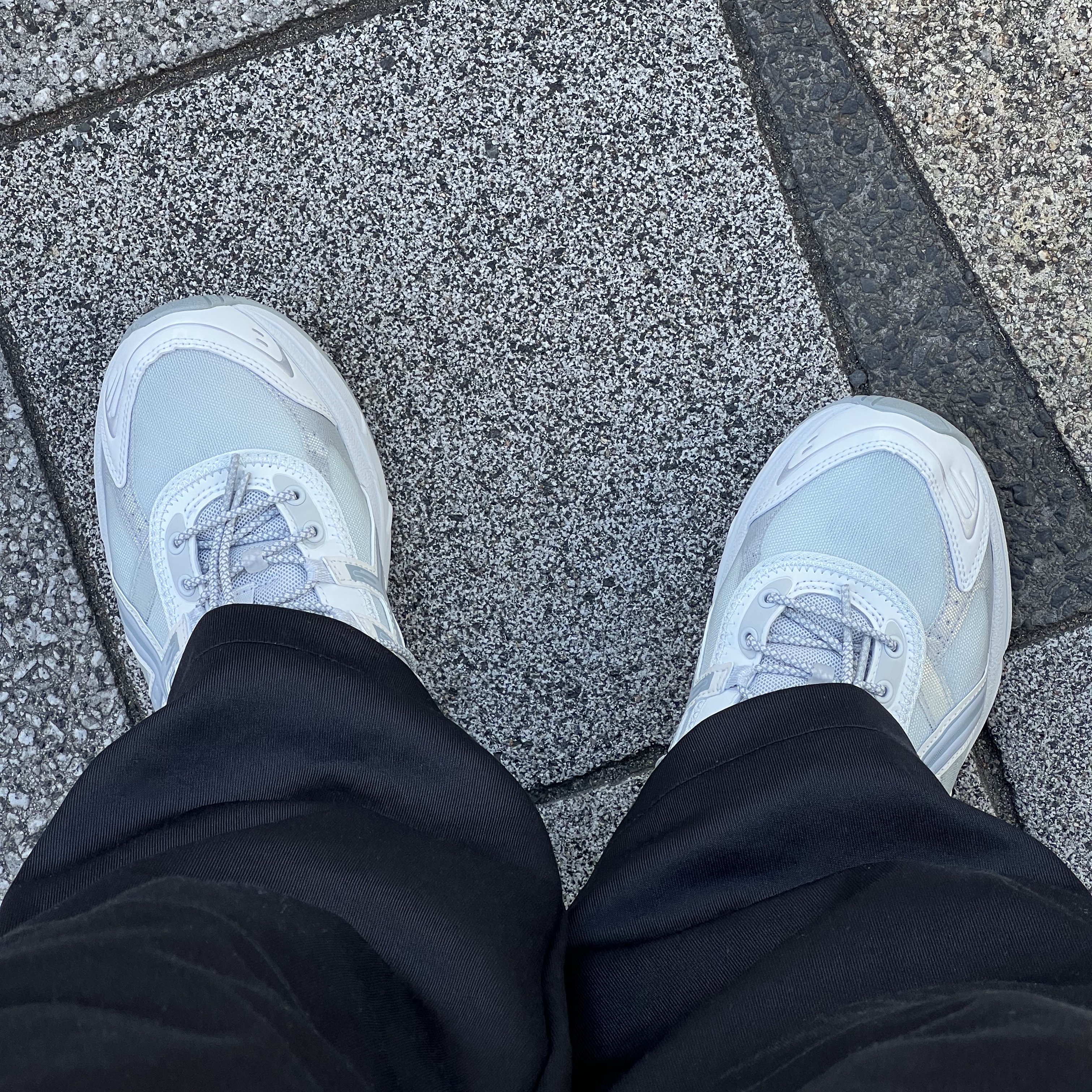 Asics x Atmos x Ojos Gel-1130 RE Glacier Grey Pure Silver 착용 스타일 - 6
