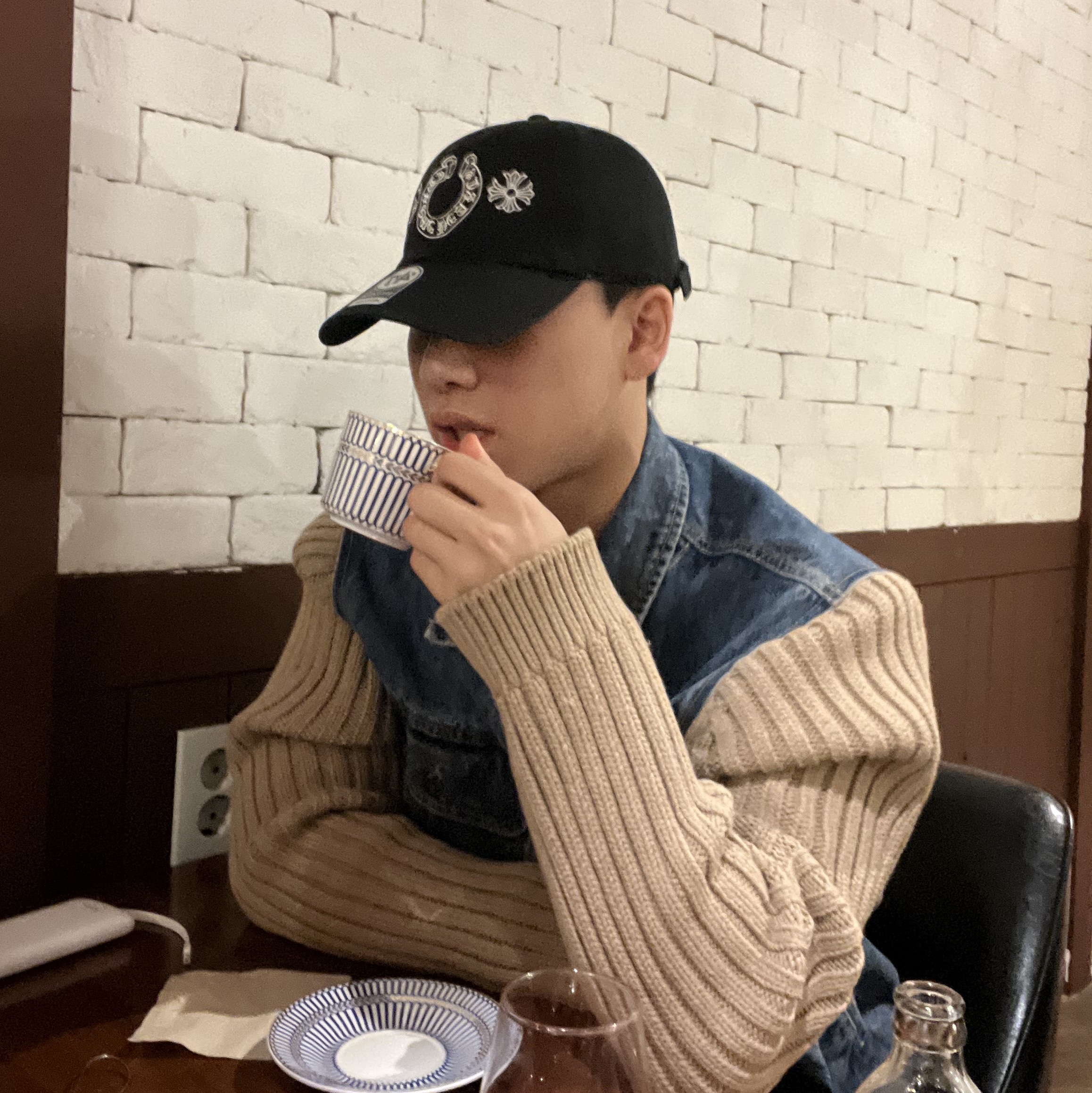 Diesel K-Layton W Knit and Denim Trucker Jacket Blue Brown 착용 스타일 - 1