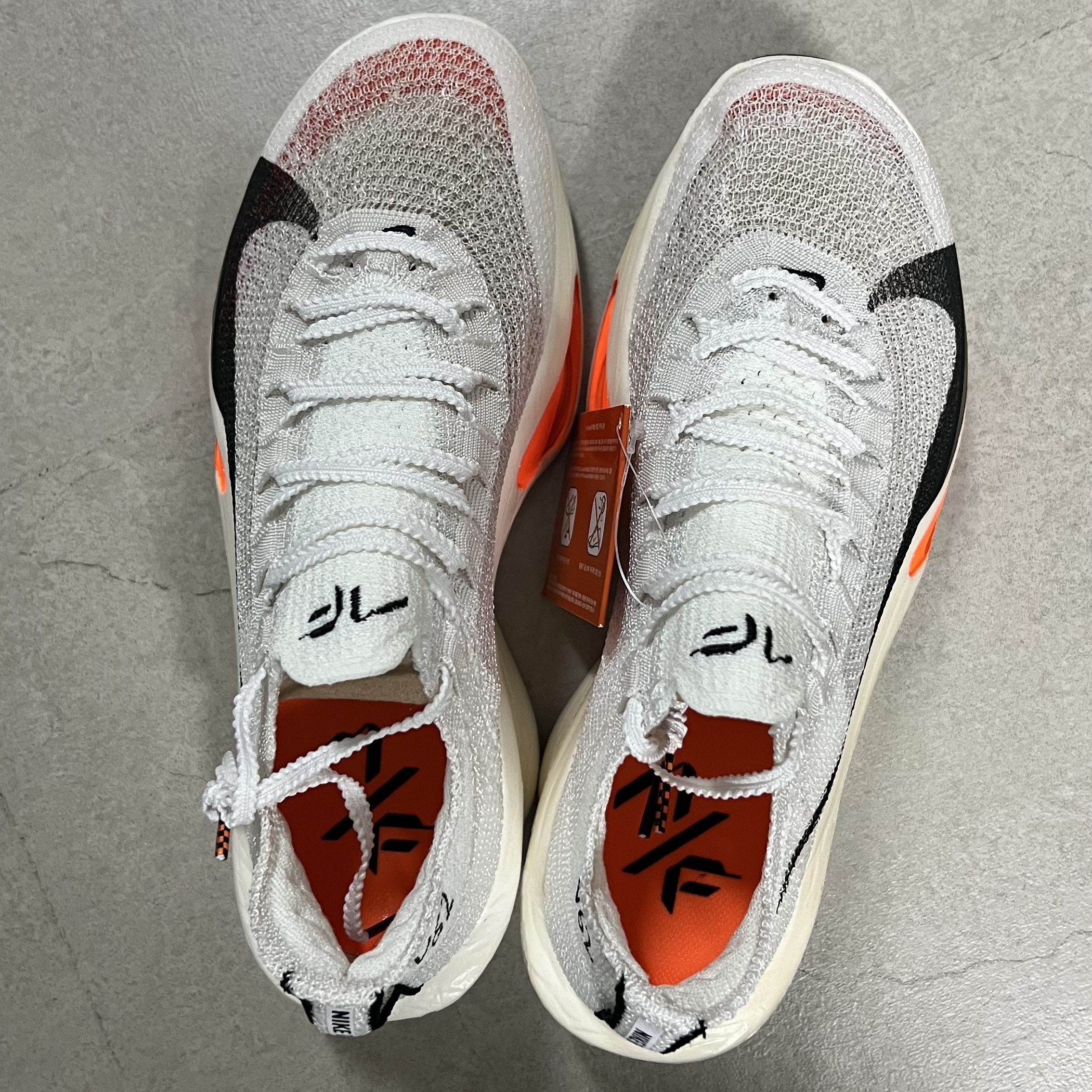 Nike Air Zoom Alphafly Next% 3 Proto White Total Orange 착용 스타일 - 1