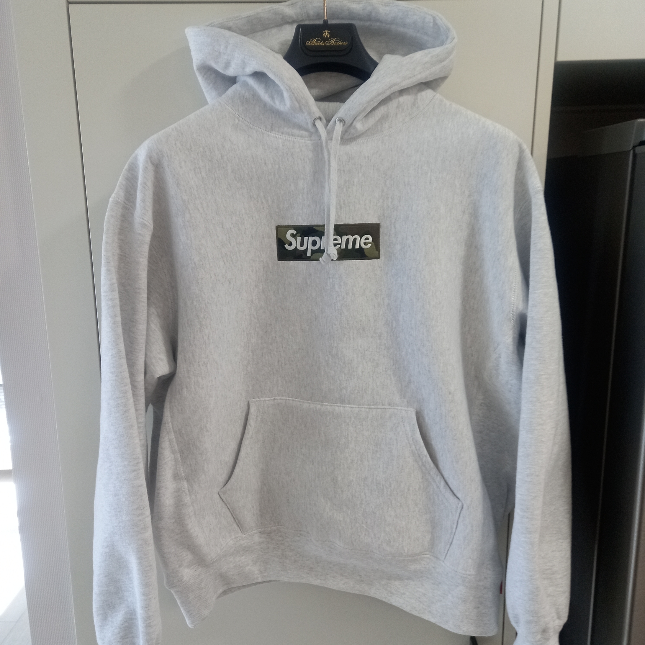 Supreme Box Logo Hooded Sweatshirt Ash Grey - 23FW 착용 스타일 - 2