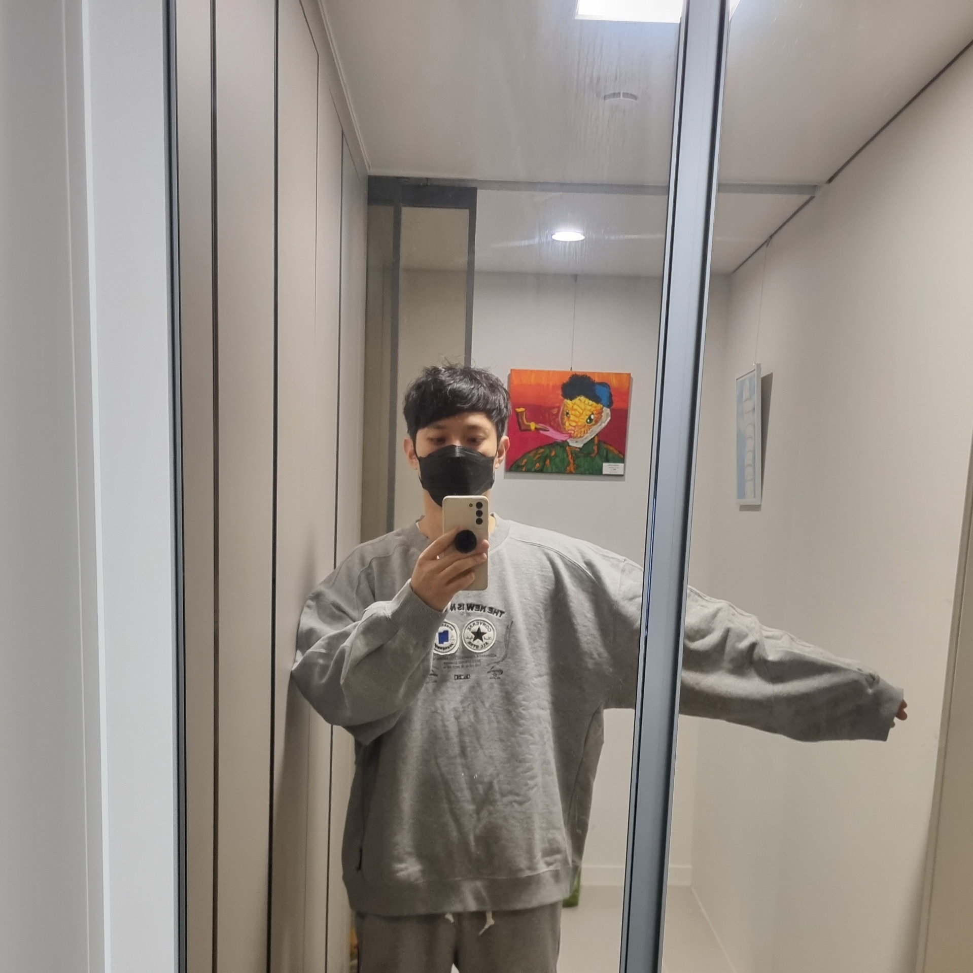 Converse x Ader Error Shapes Crewneck Sweatshirt Vintage Grey Heather 착용 스타일