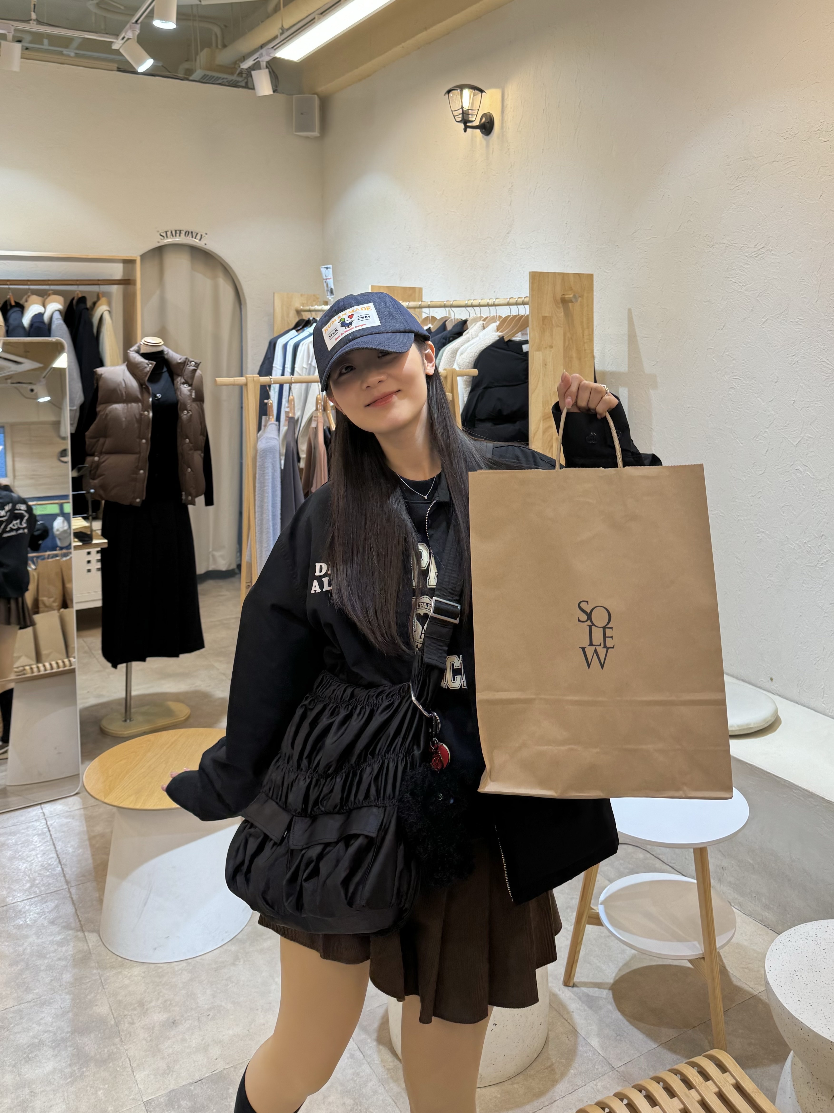 Human Made 6-Panel Denim Cap Indigo, Human Made x Verdy Girls Don't Cry Keyring Red 착용 스타일