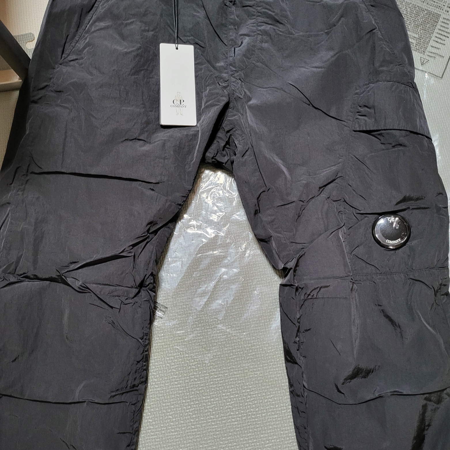 C.P. Company Chrome-R Pants Black - 23FW 착용 스타일
