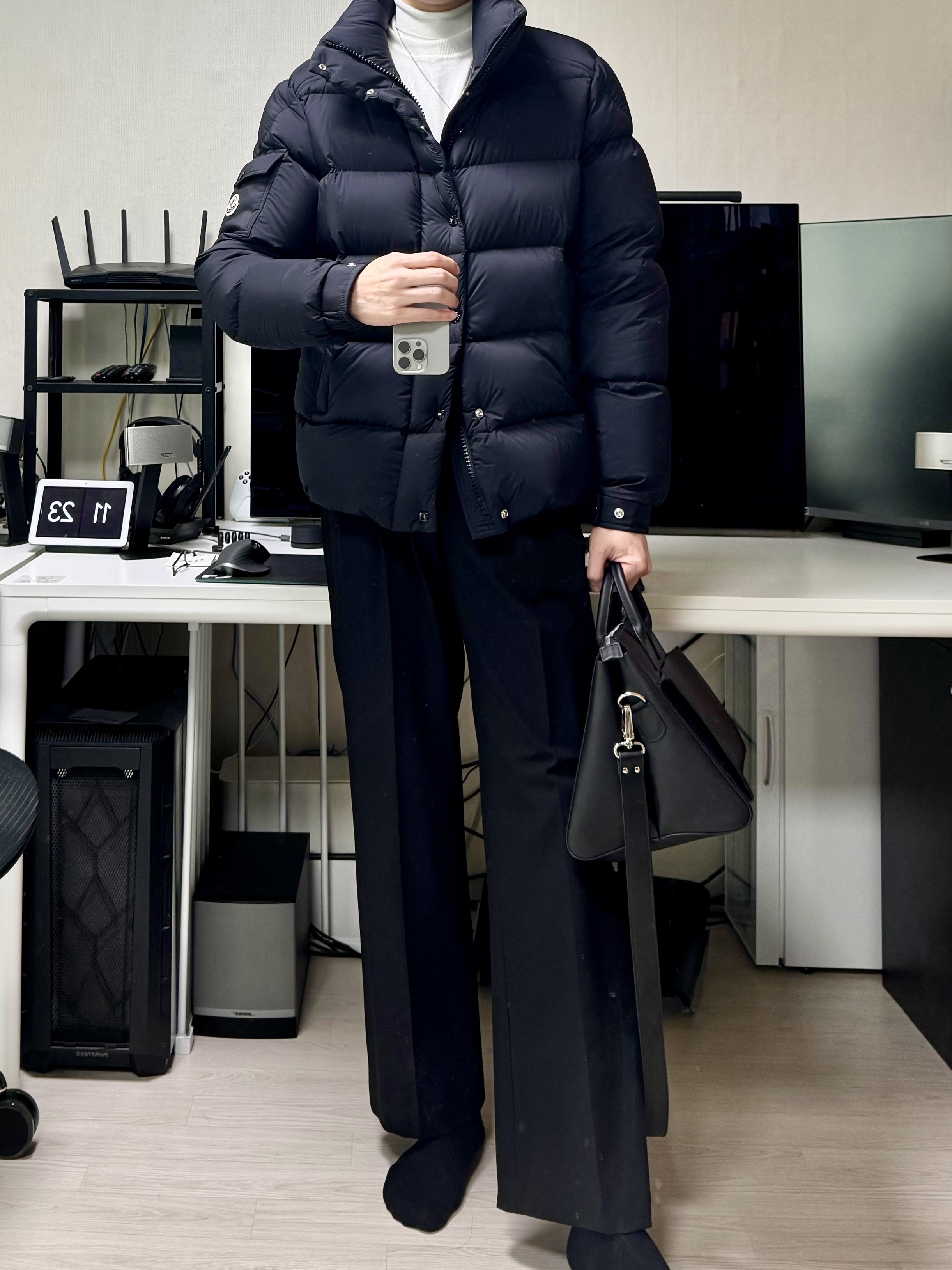 Moncler Vezere Short Down Jacket Black - 23FW 착용 스타일 - 2
