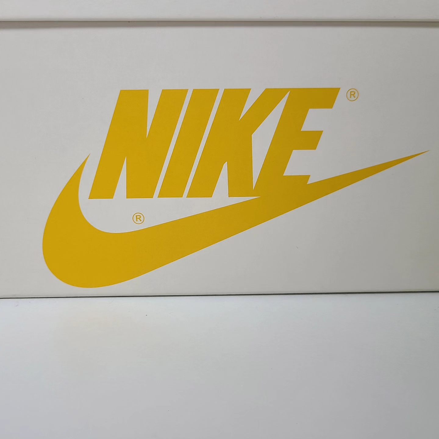 Jordan 1 Retro High OG Yellow Ochre 착용 스타일 - 9