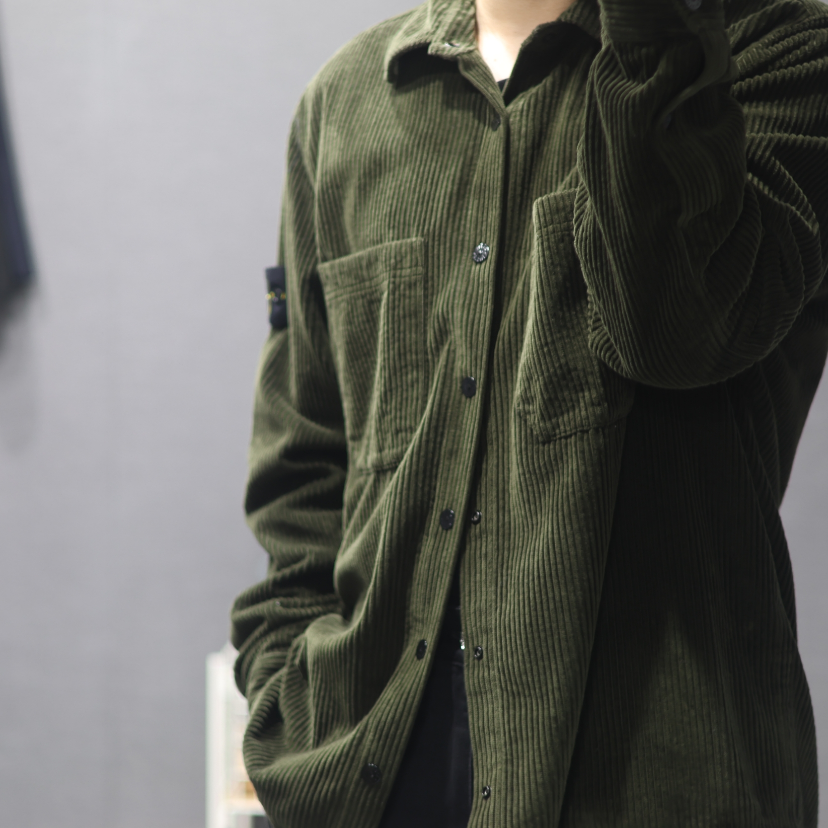 Stone Island 11311 11 Corduroy 400 TC Overshirt Sage Green - 23FW, Wooyoungmi Cargo Denim Pants Black - 23FW 착용 스타일 - 2
