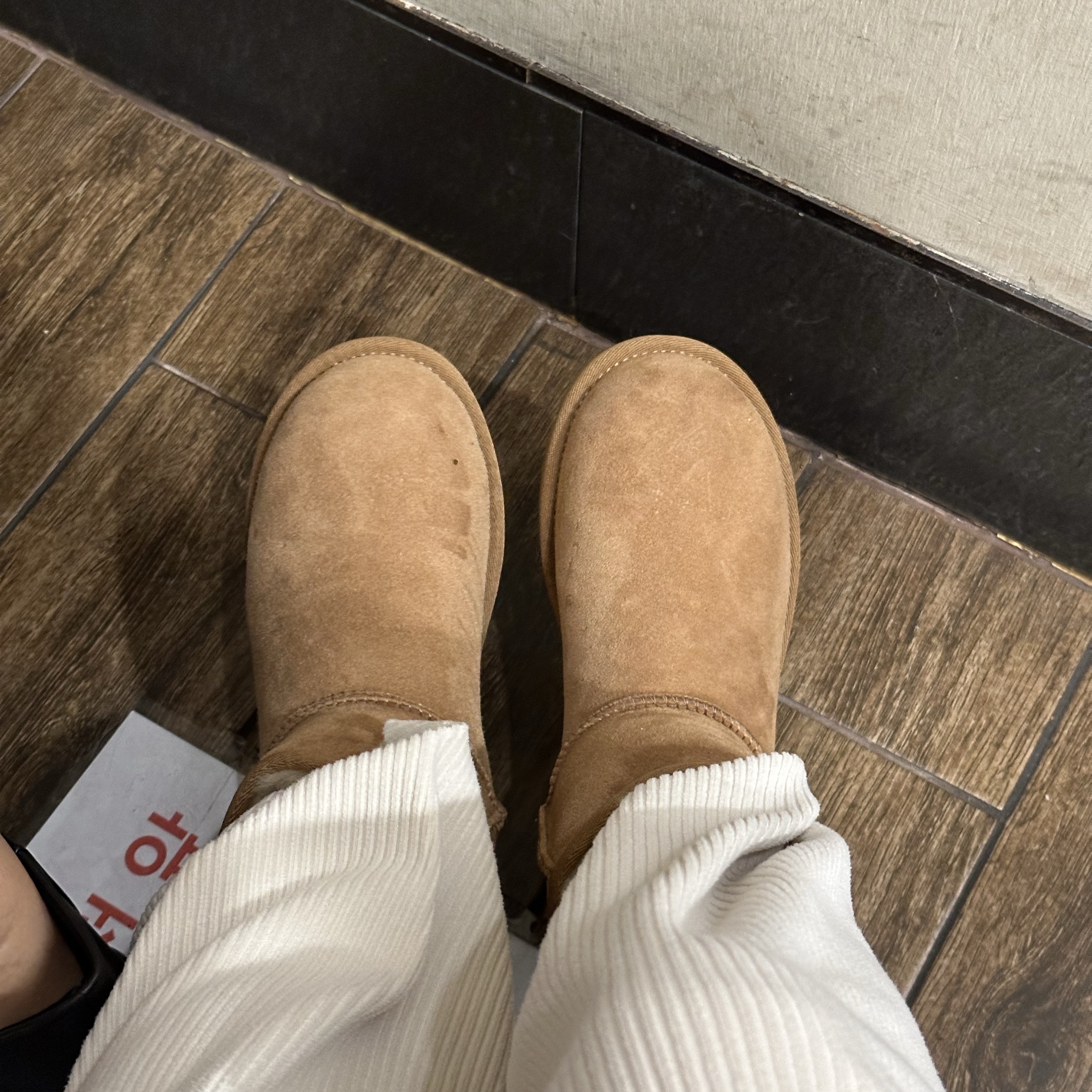 (W) UGG Classic Mini II Boots Chestnut 착용 스타일