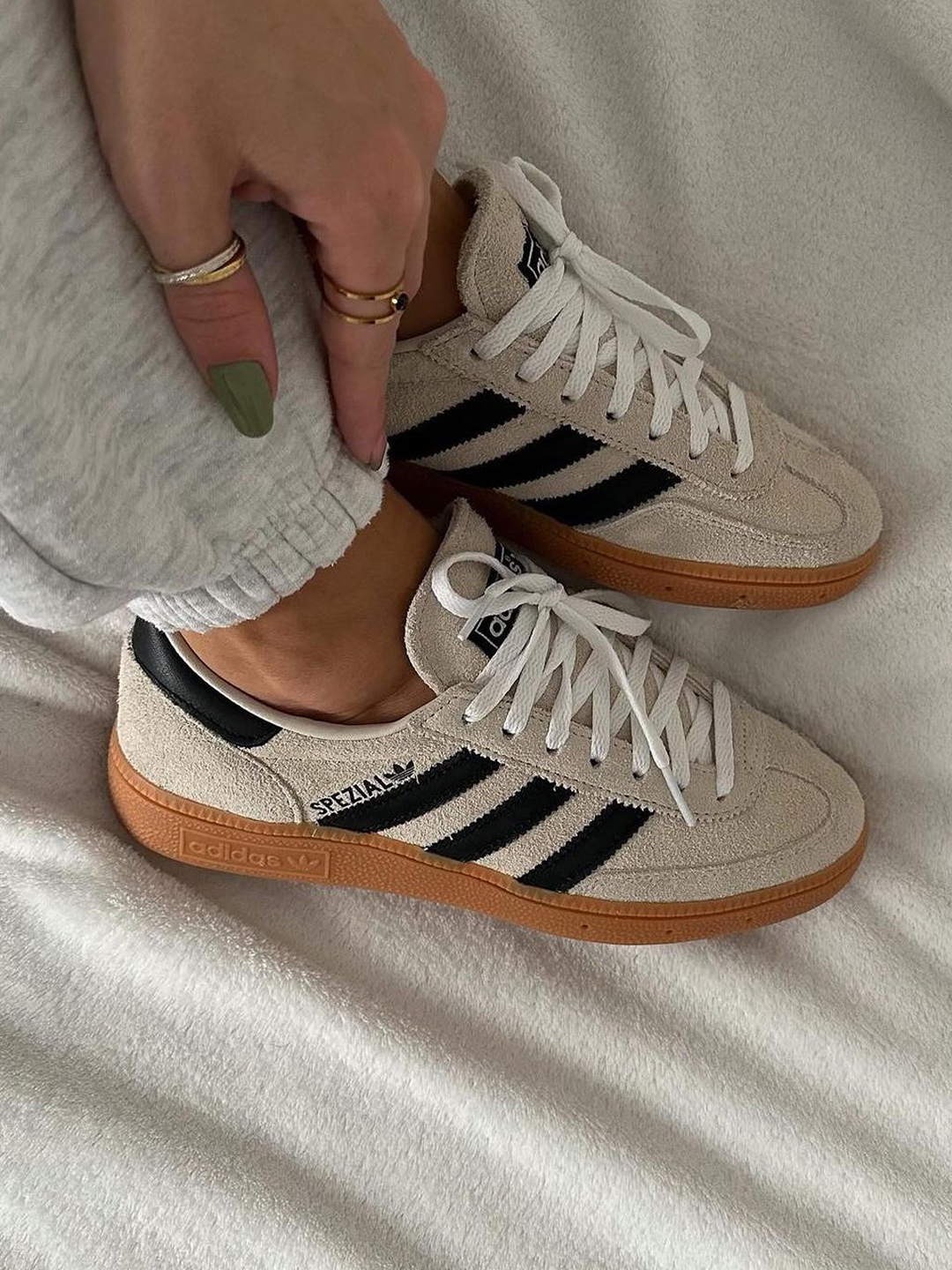 Adidas Spezial Handball Core Black, Adidas Spezial Handball Collegiate Navy 착용 스타일 - 5