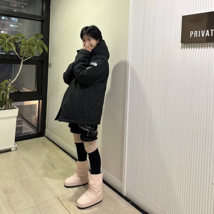 The North Face Himalayan Parka Black 착용 스타일