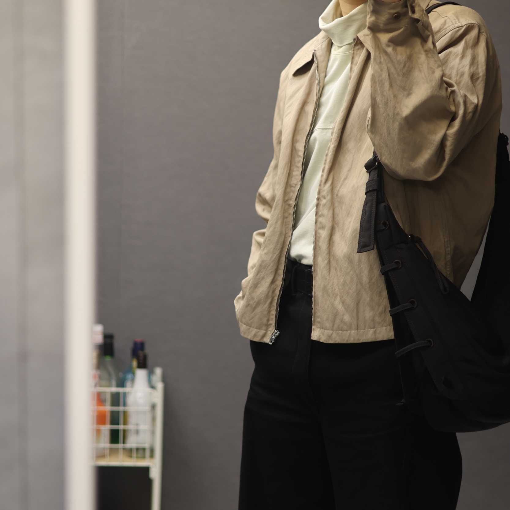 Lemaire Viscose Cotton Zipped Blouson Rose Beige, Lemaire Medium Soft Game Bag Nylon Canvas Dark Chocolate 착용 스타일 - 2