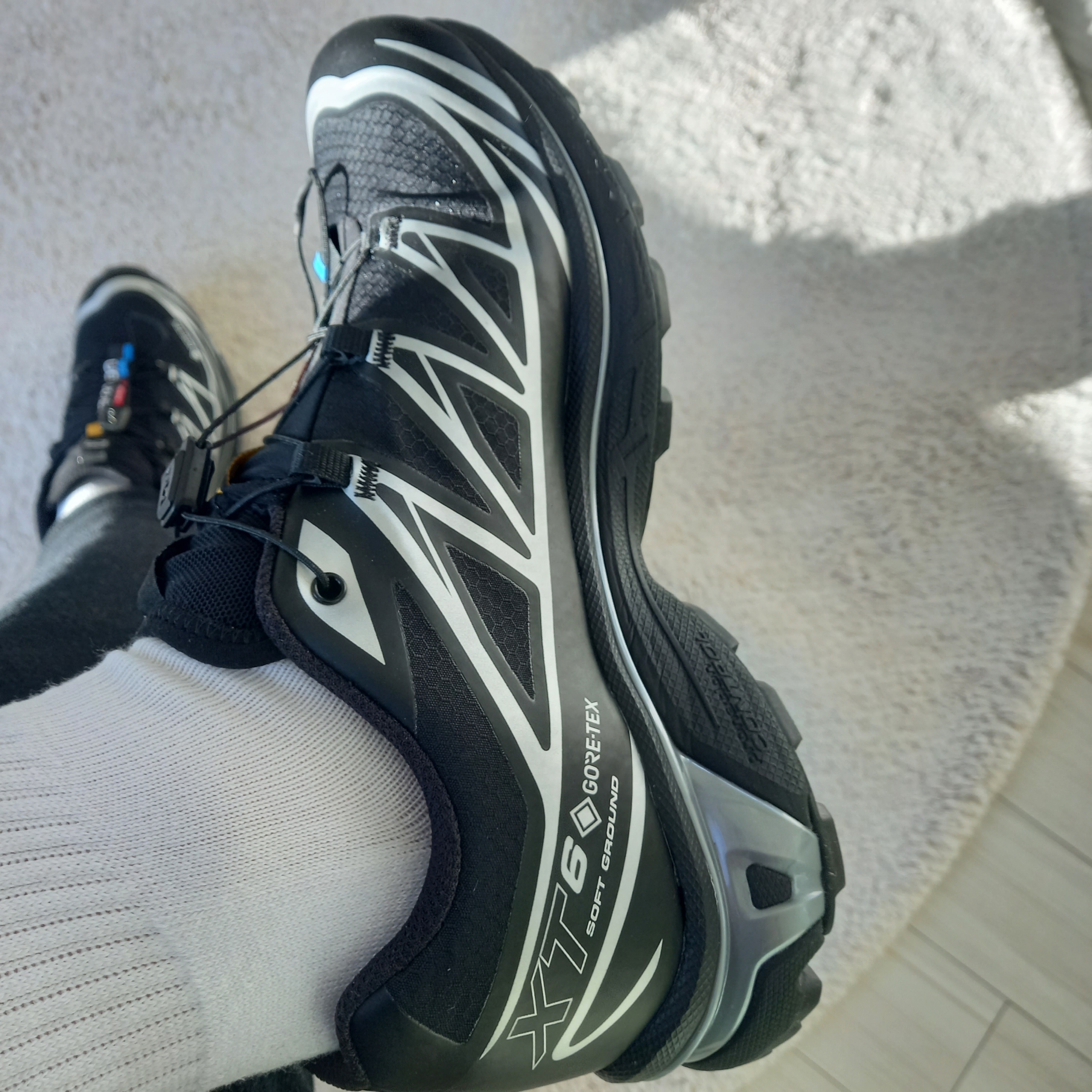 Salomon XT-6 GTX Black Silver, Nike x Drake Nocta Socks White (3 Pack) 착용 스타일 - 3