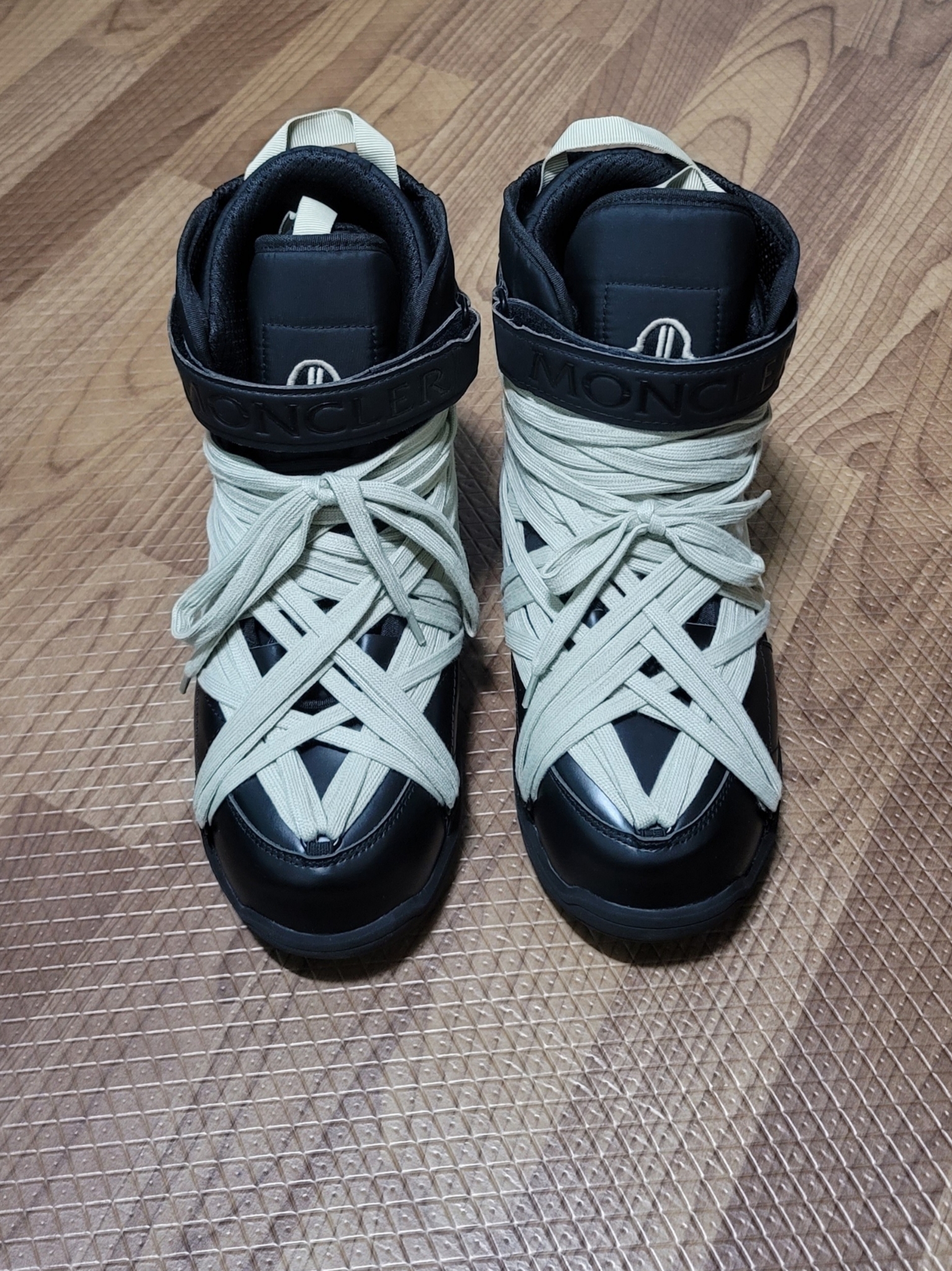 Moncler x Rick Owens Amber Snow Boots Black - 20FW 착용 스타일 - 1