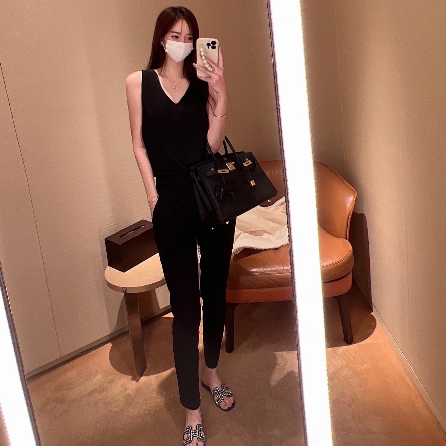 Hermes Birkin 30 Bag Togo & Gold Noir 착용 스타일 - 2