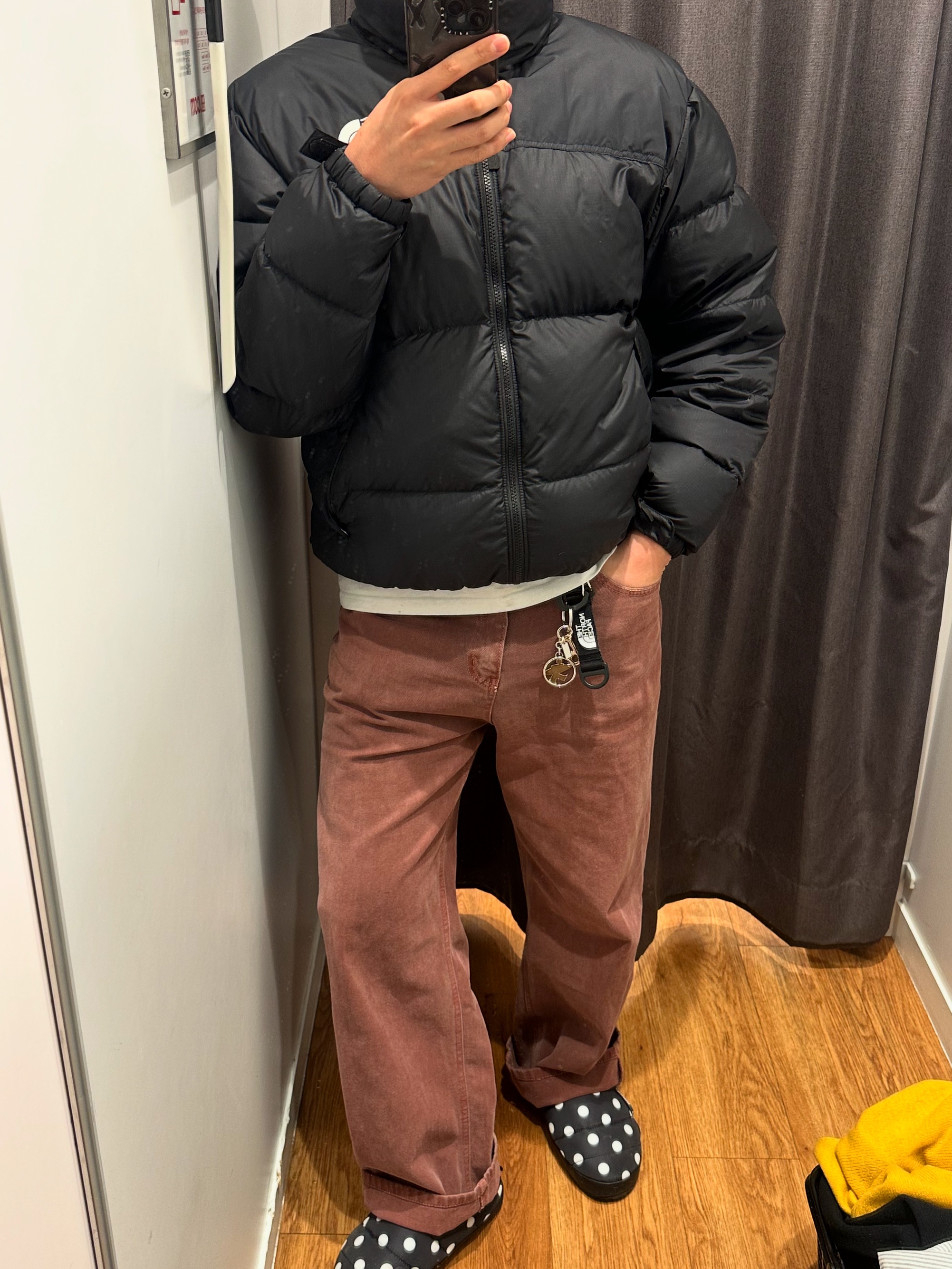 Stussy Surfman Keychain Silver, The North Face 1996 Retro Nuptse Jacket Black 착용 스타일