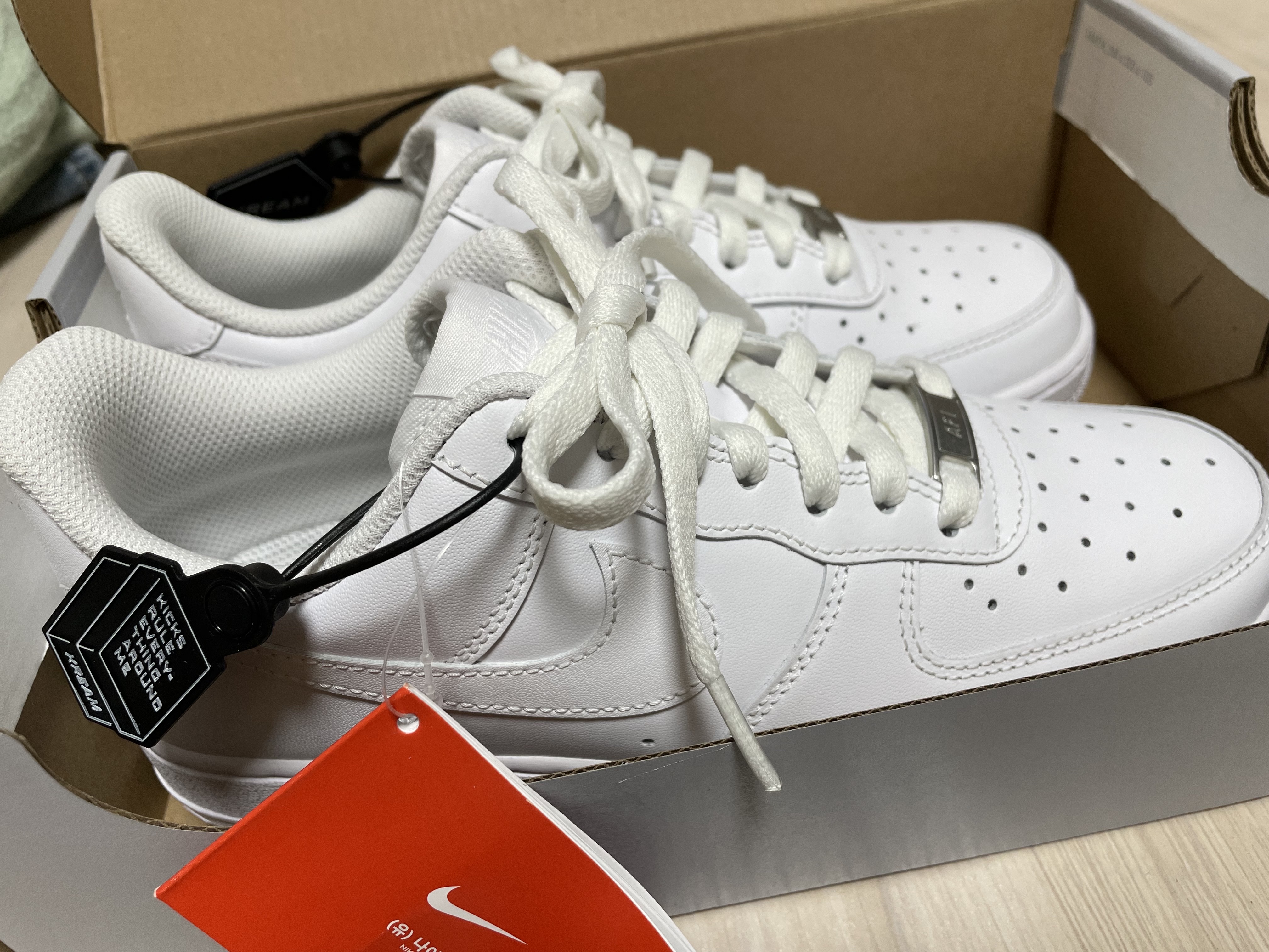 (W) Nike Air Force 1 '07 Low White 착용 스타일